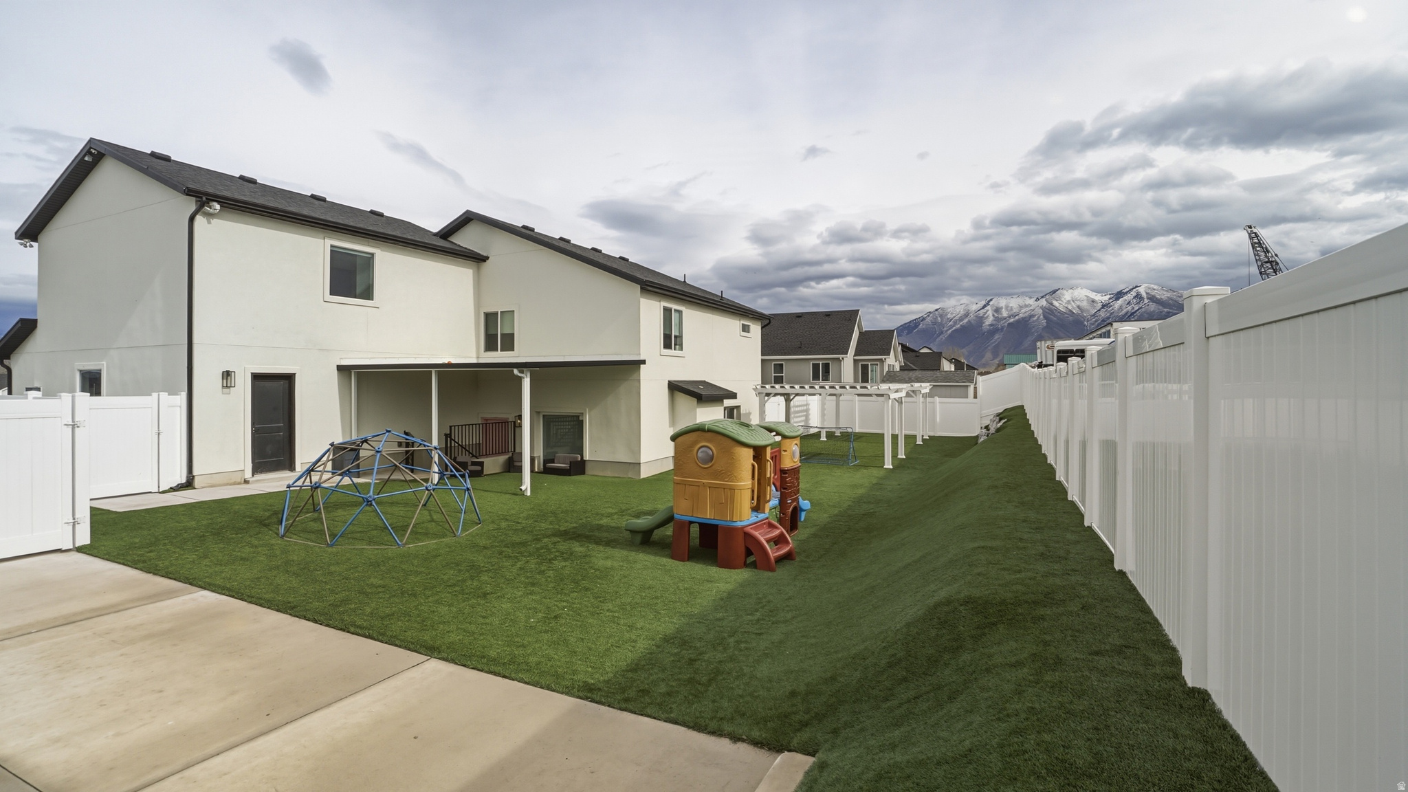 RIVER POINT - Residential
