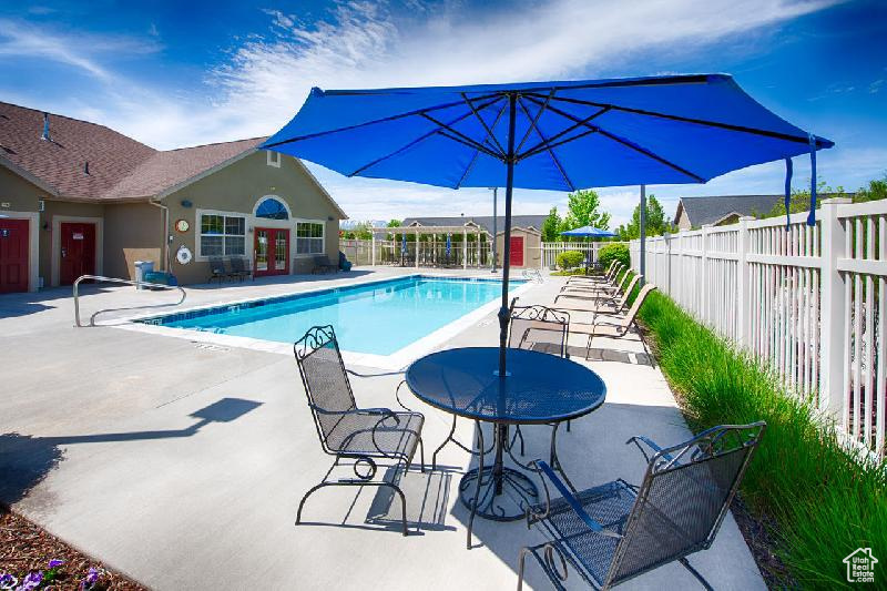 TOWNE CENTER VILLAS - Residential