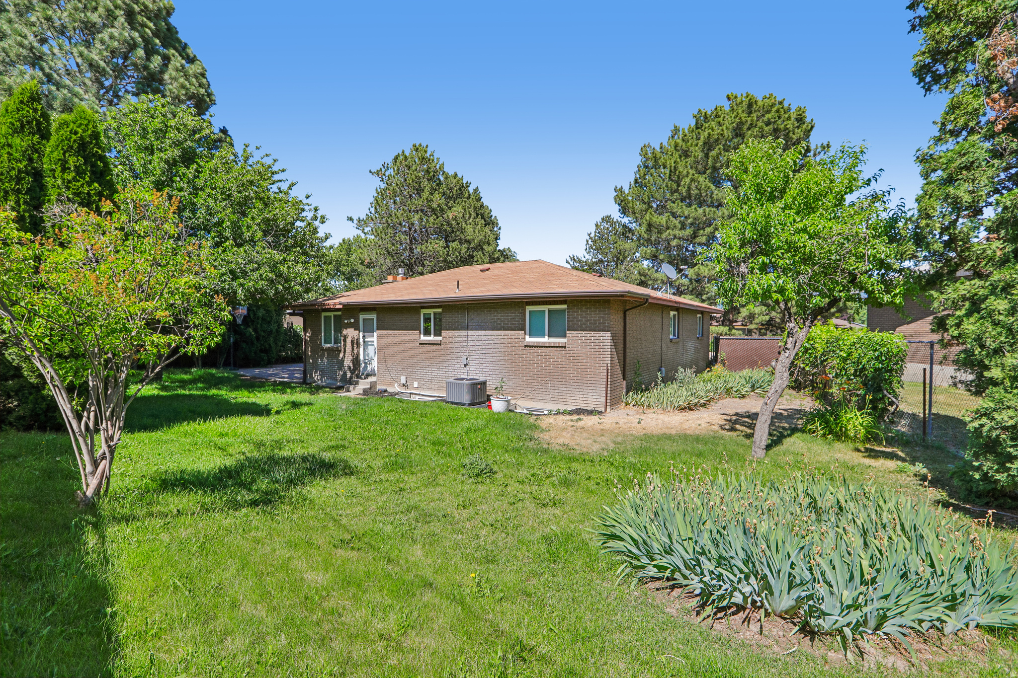 CLOVER CREST - Residential