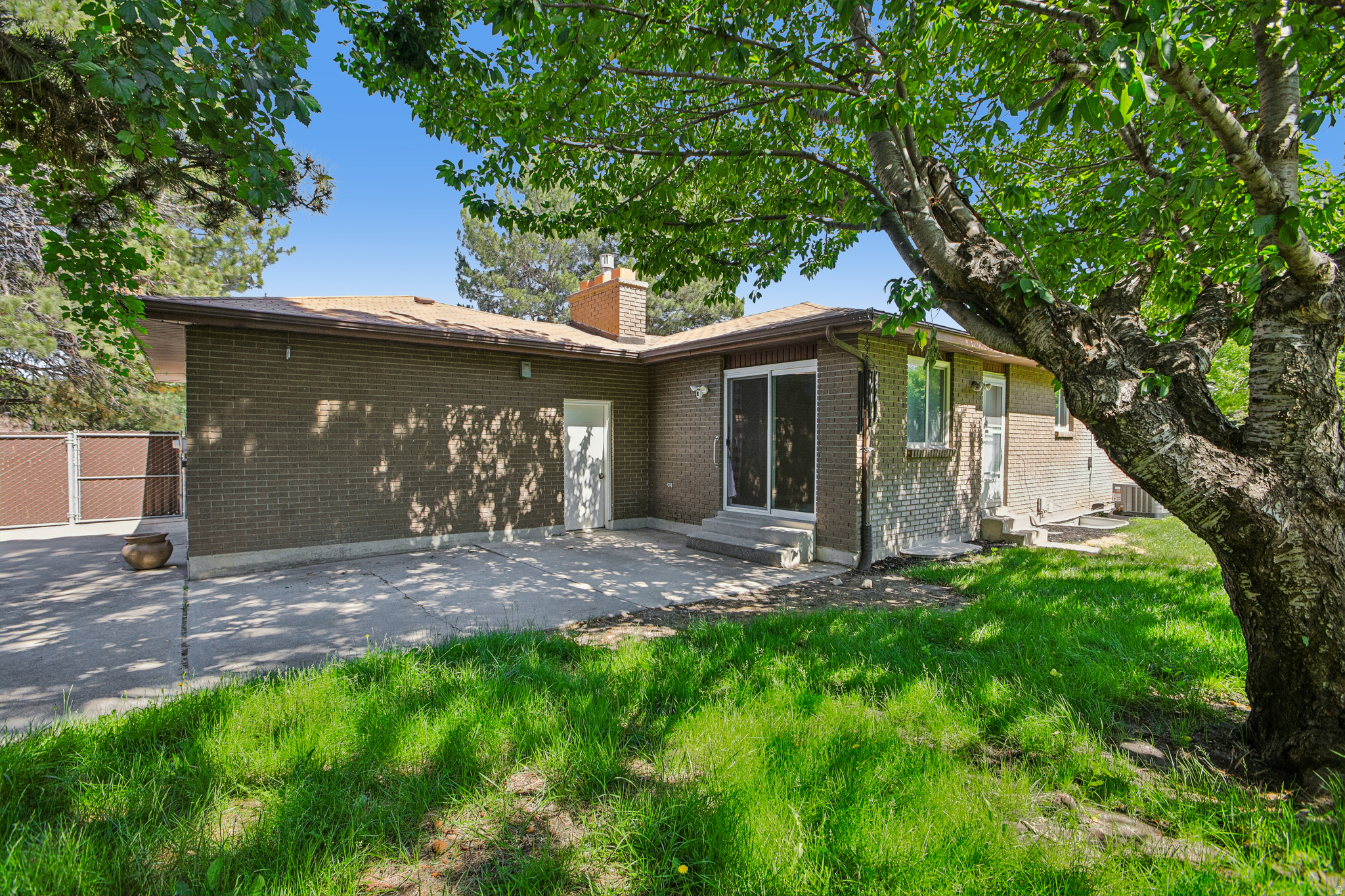 CLOVER CREST - Residential