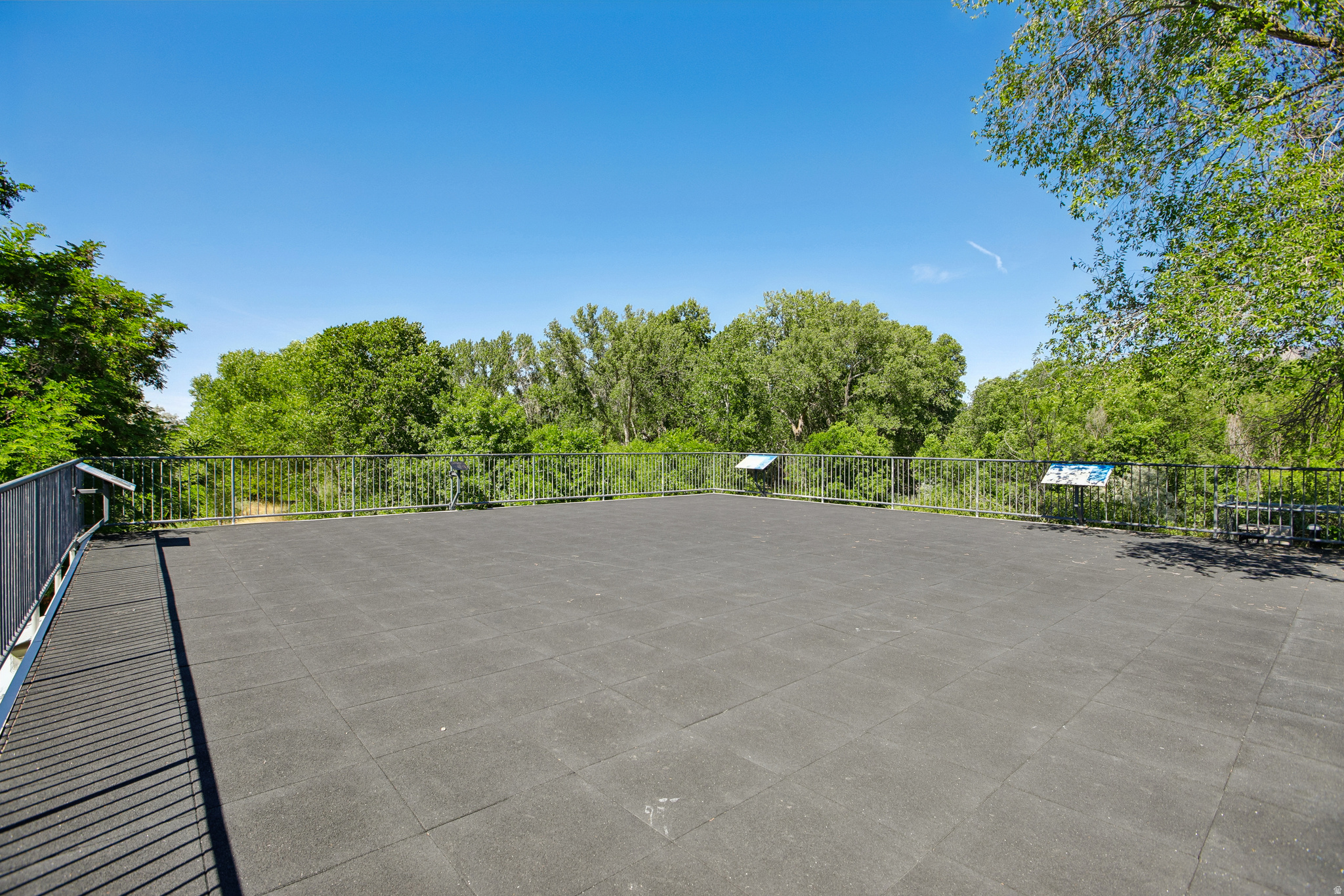 CLOVER CREST - Residential