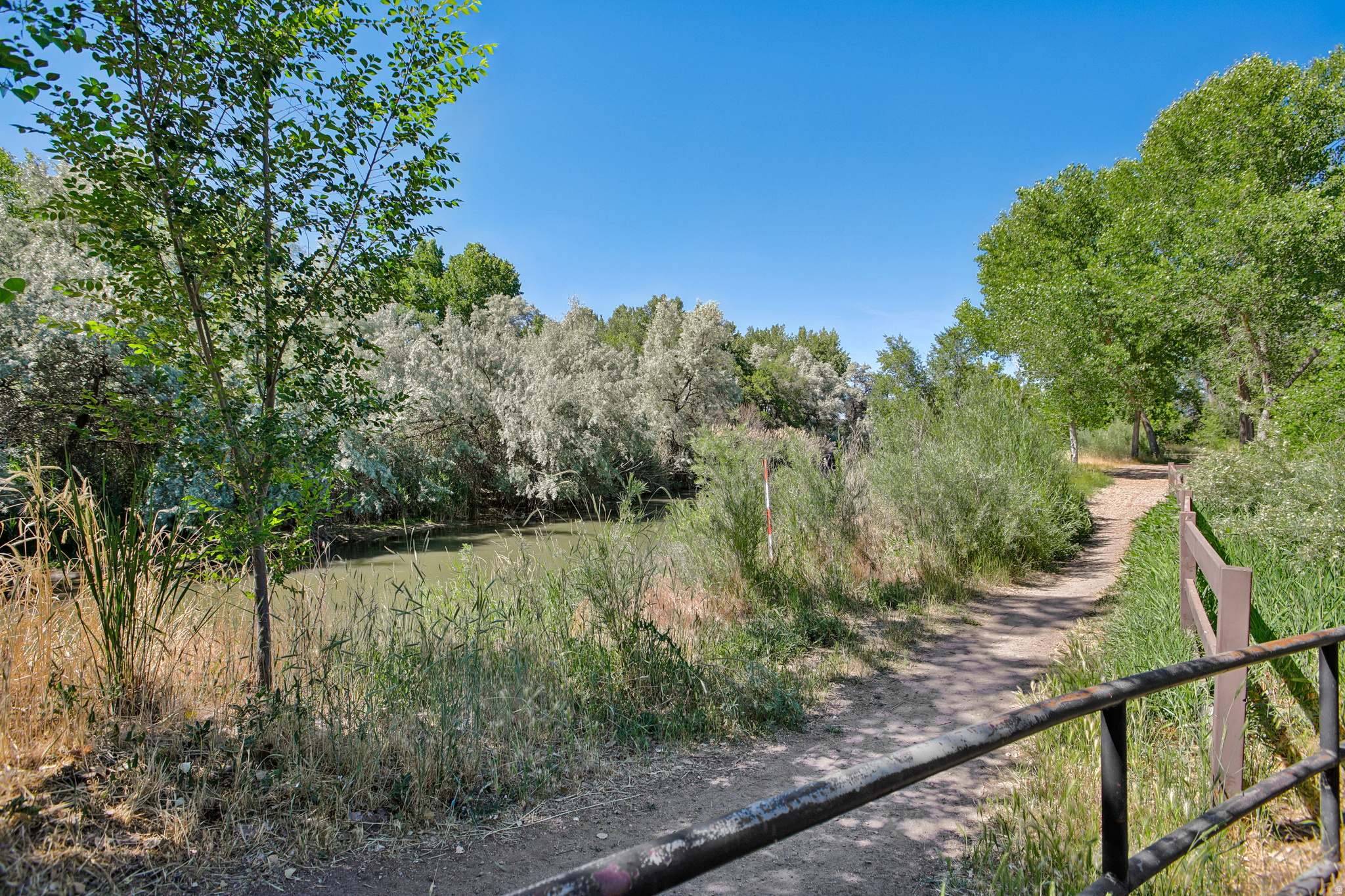 CLOVER CREST - Residential