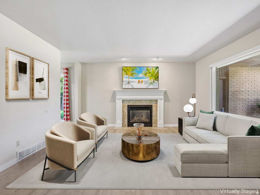 CLOVER CREST - Residential