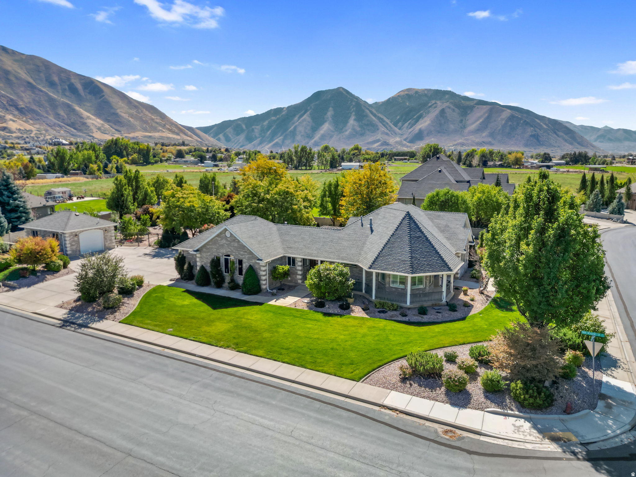 PARK MEADOWS - Residential