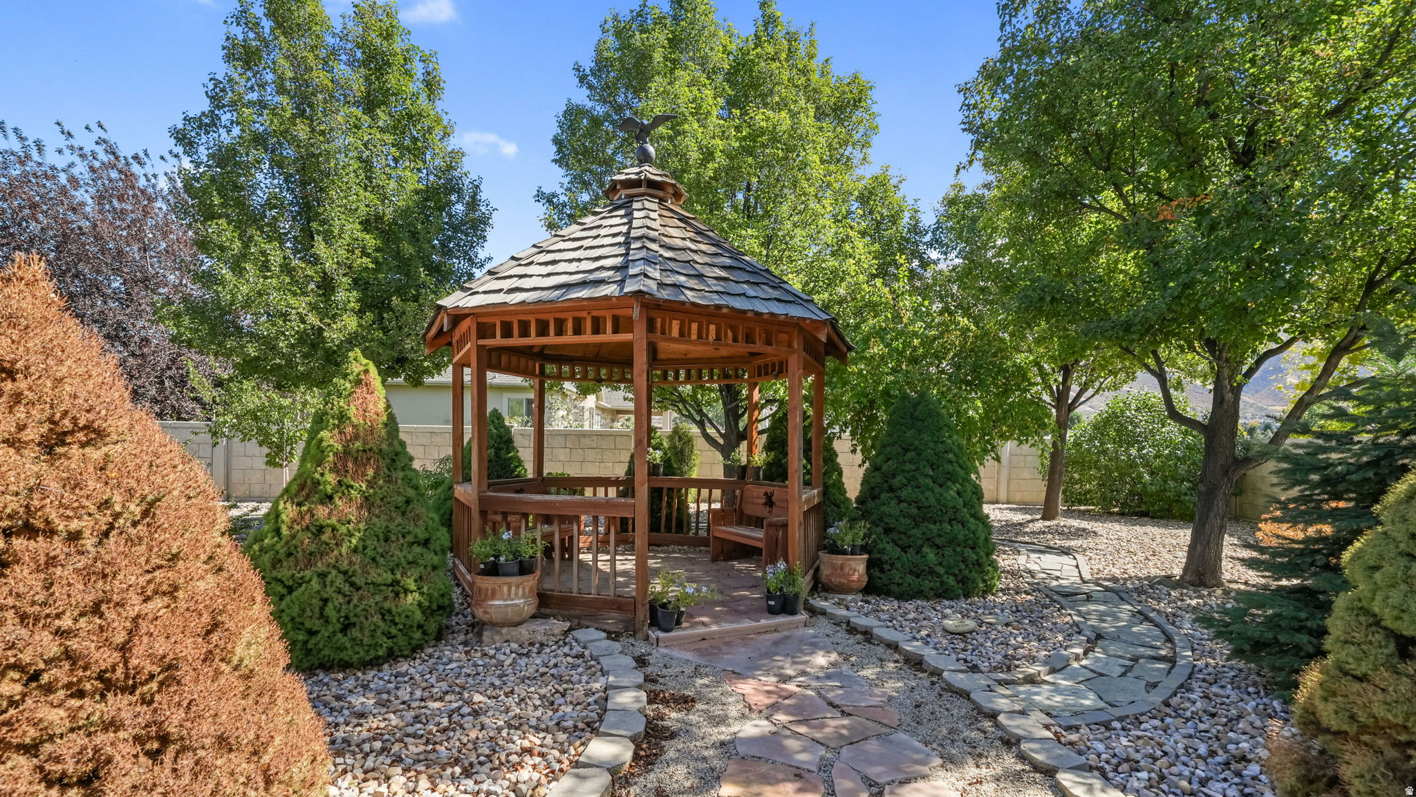 PARK MEADOWS - Residential