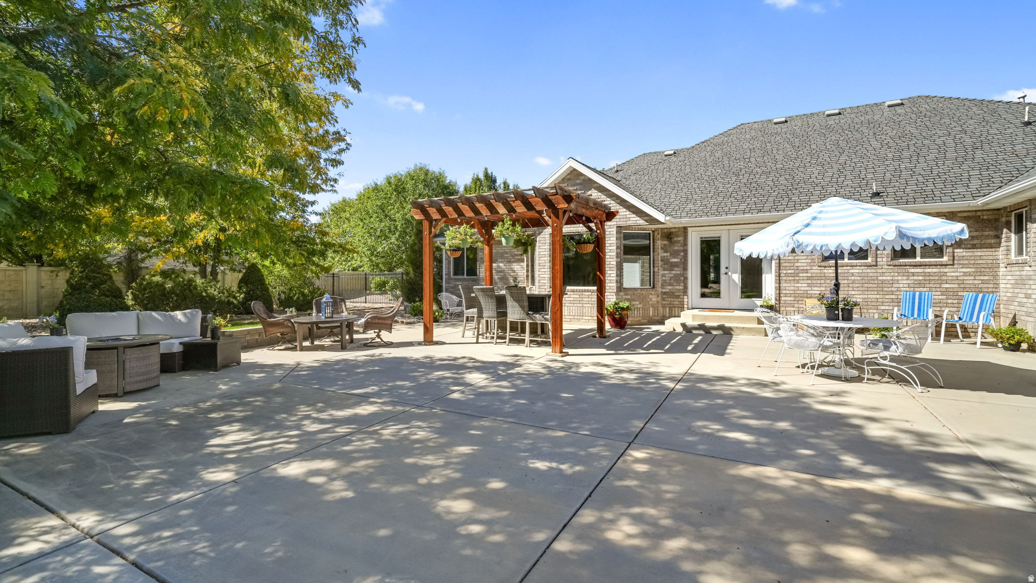 PARK MEADOWS - Residential