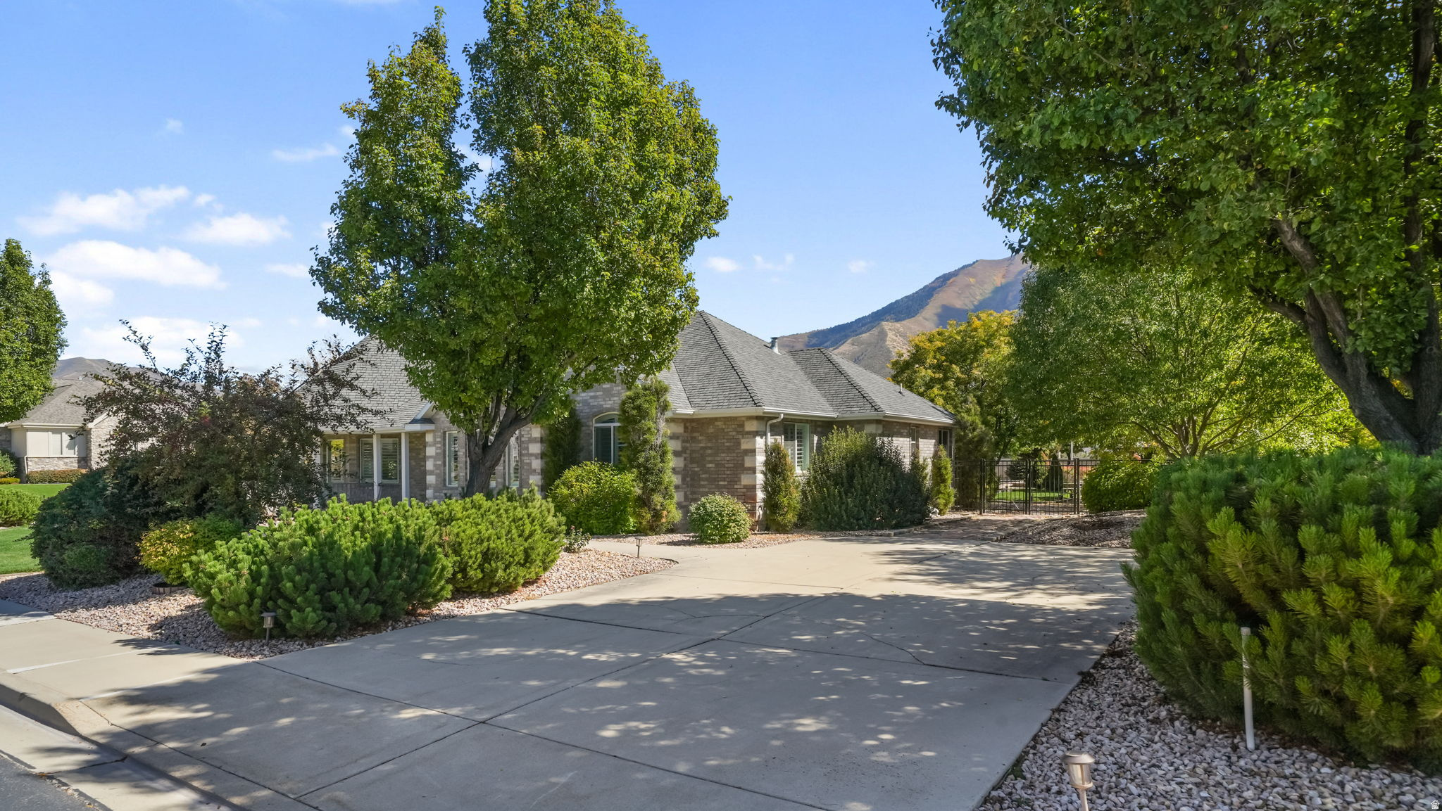 PARK MEADOWS - Residential