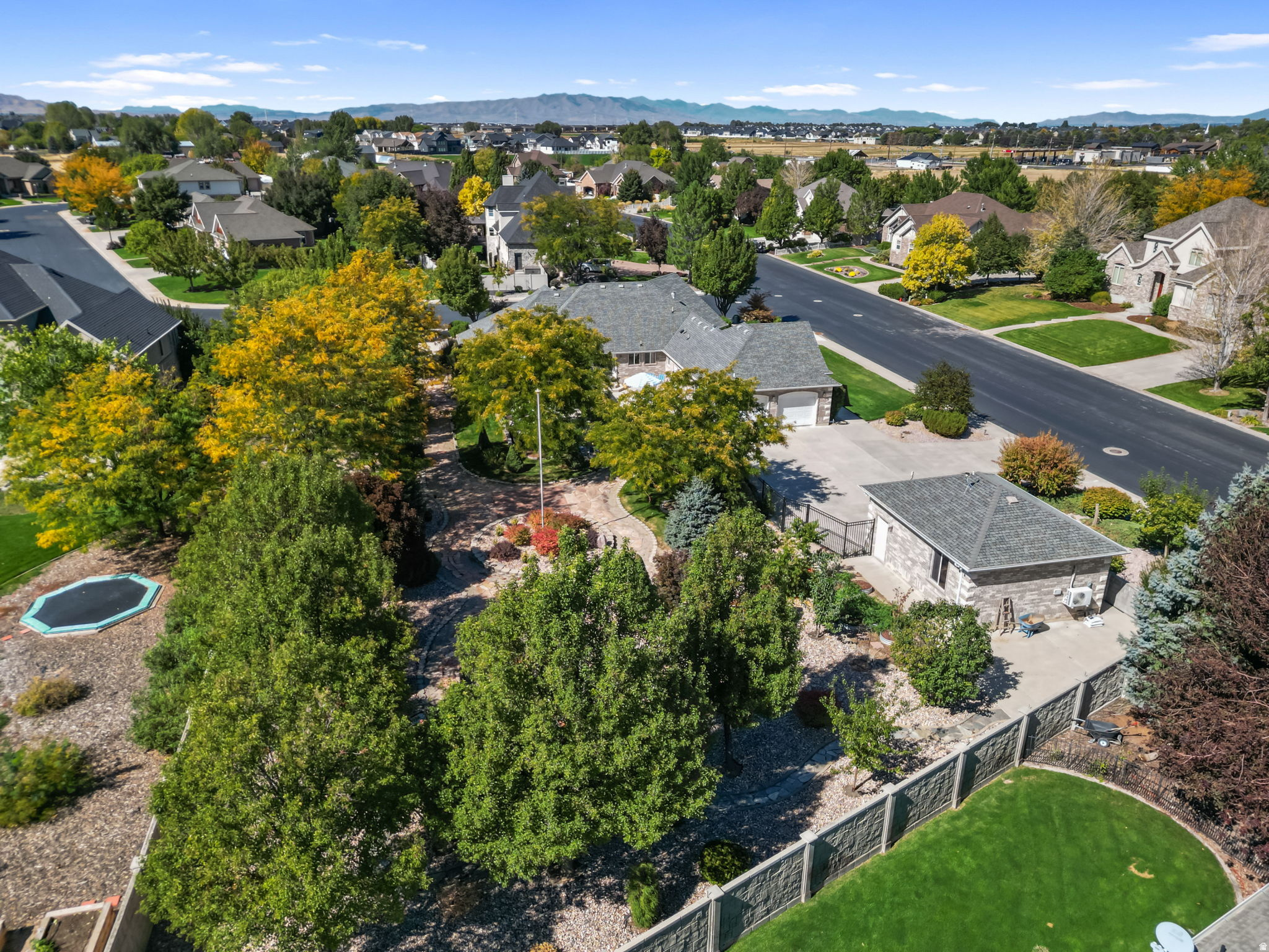PARK MEADOWS - Residential