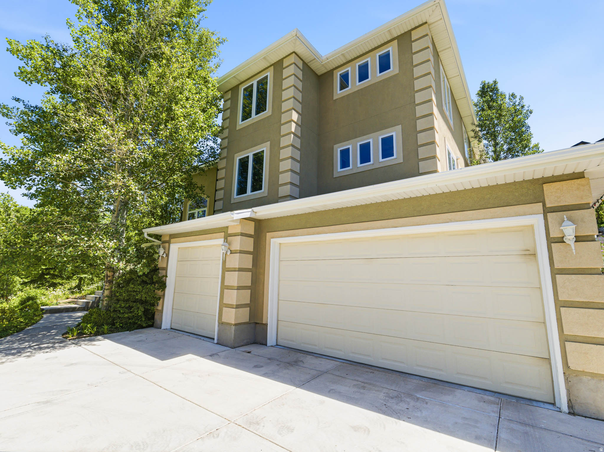 EMIGRATION OAKS - Residential