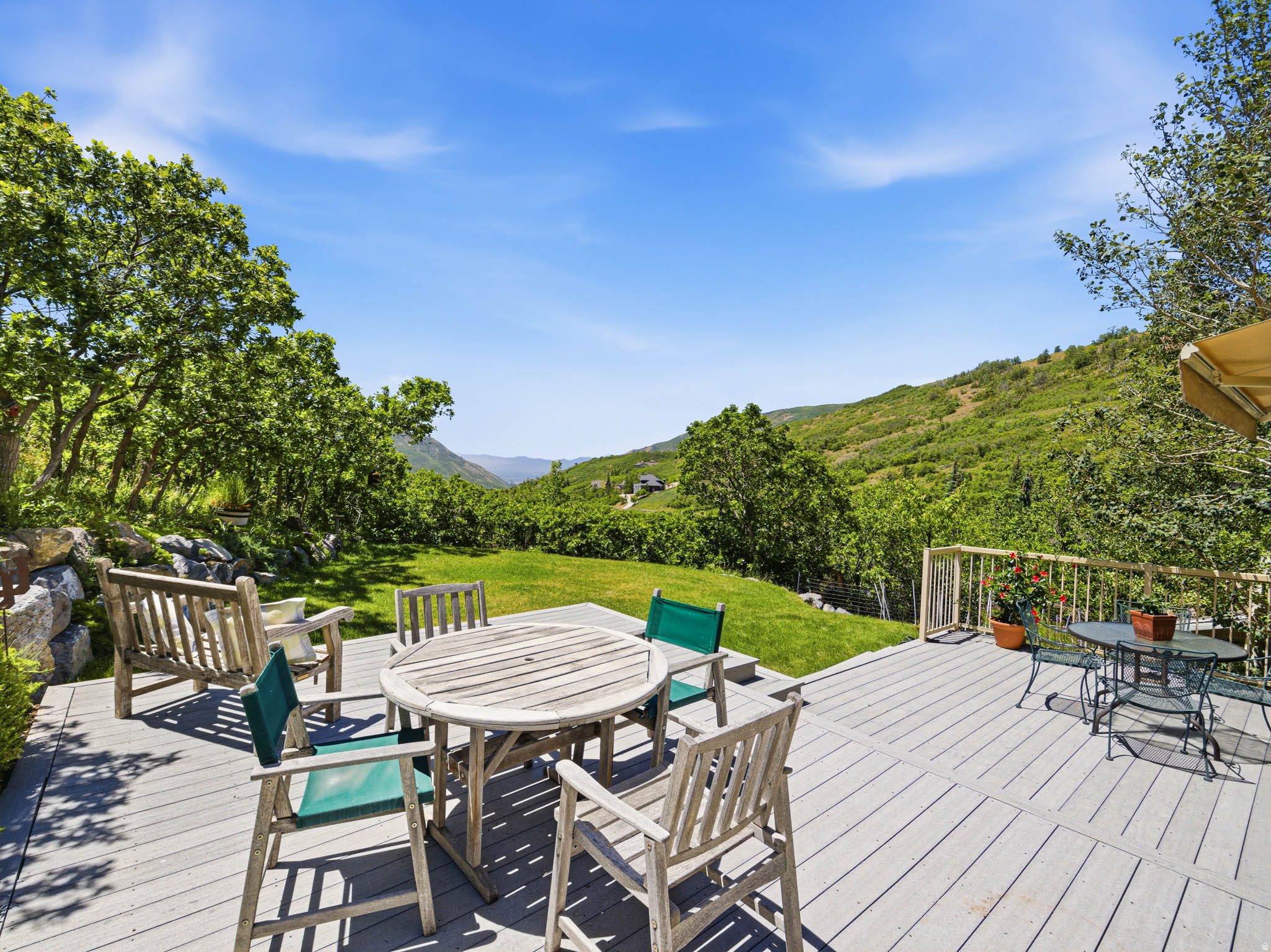 EMIGRATION OAKS - Residential