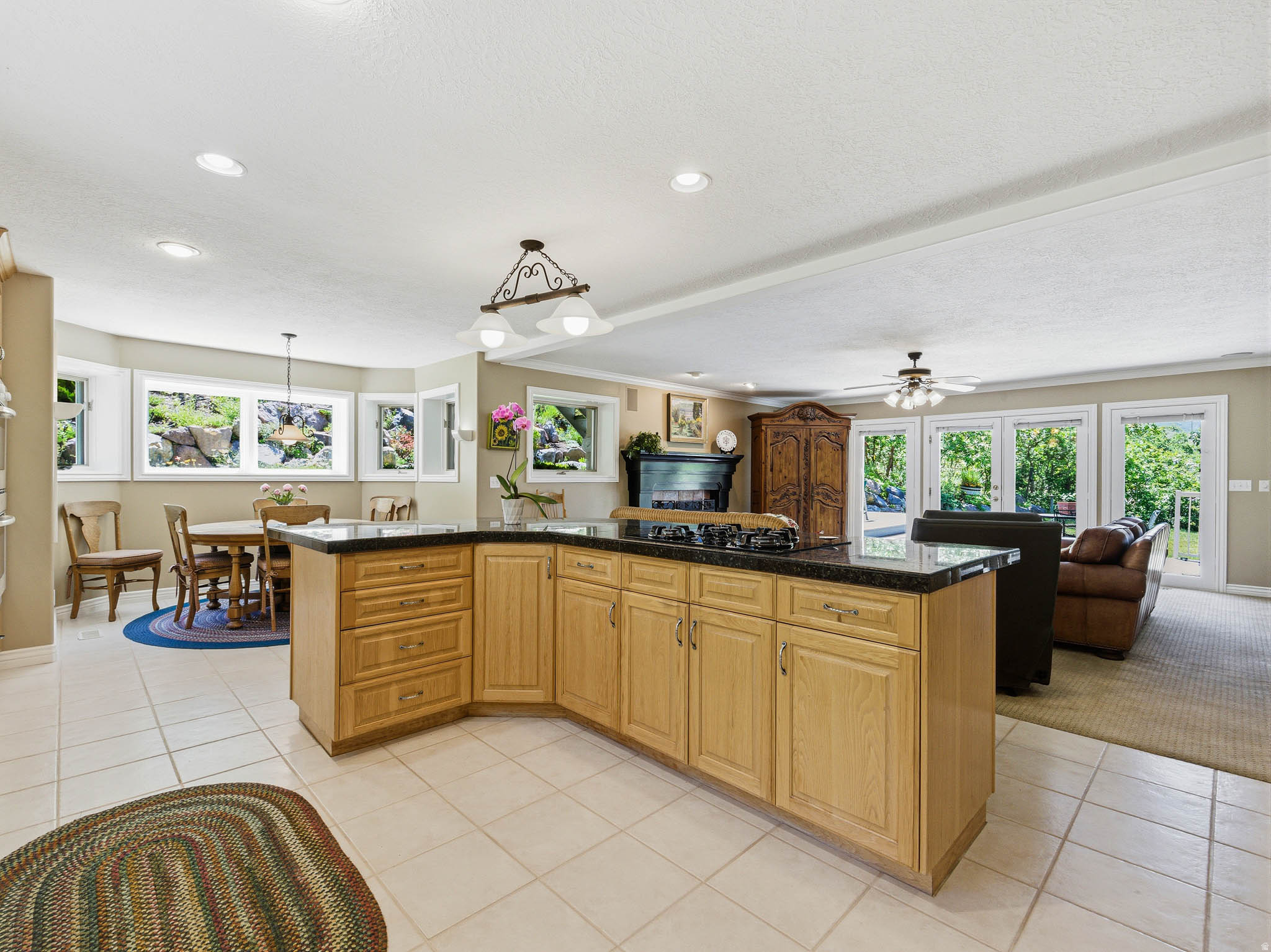 EMIGRATION OAKS - Residential