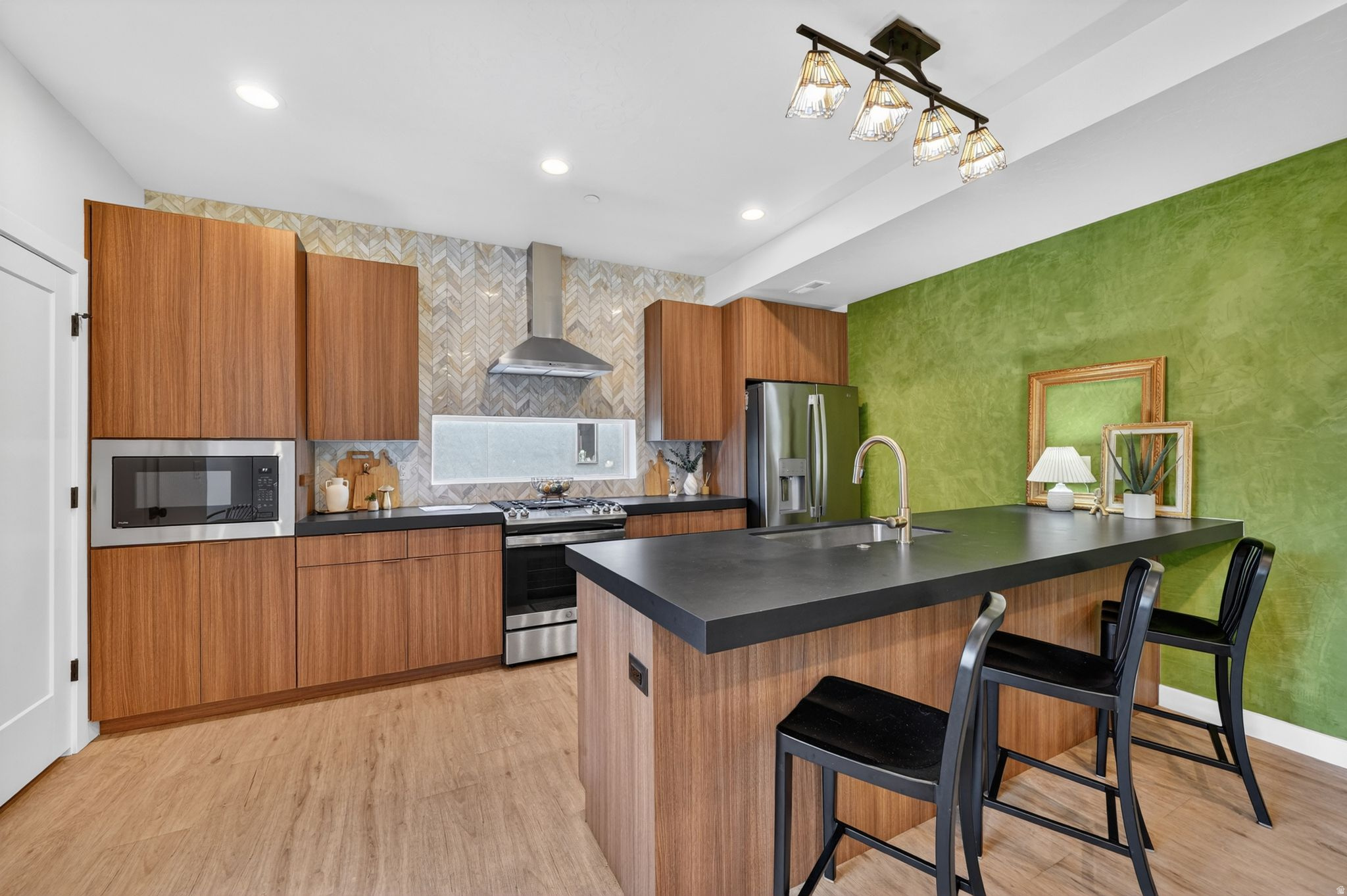 THE MADELYNN - Residential