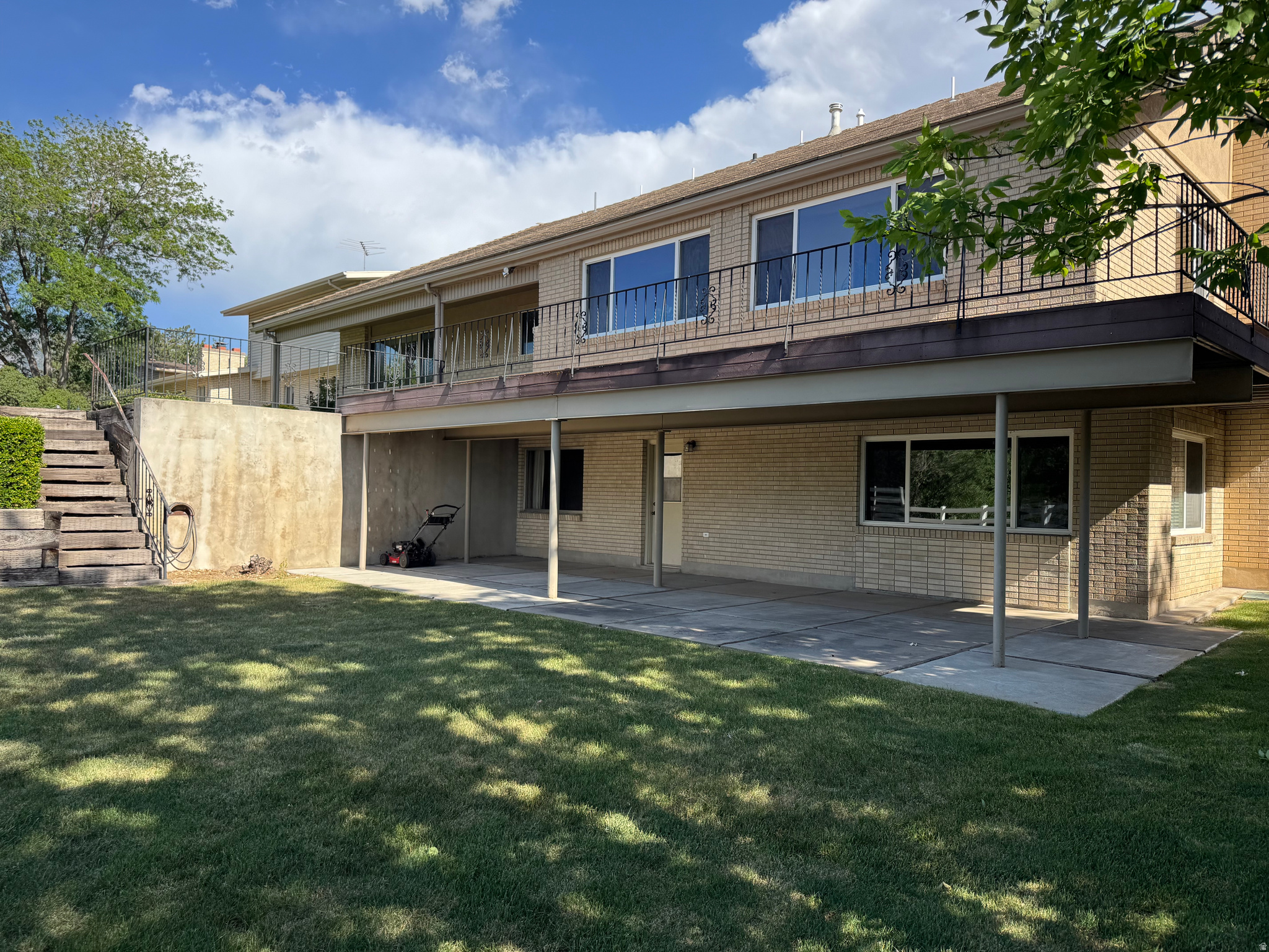 LAKEWOOD VILLAGE - Residential