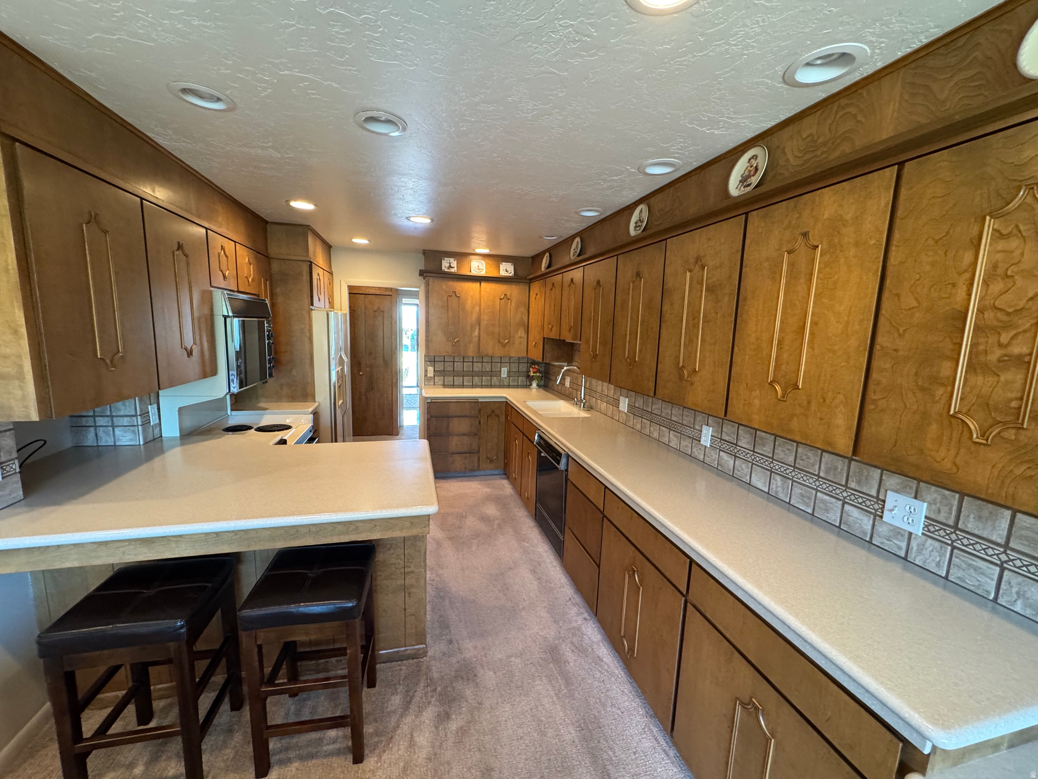 LAKEWOOD VILLAGE - Residential