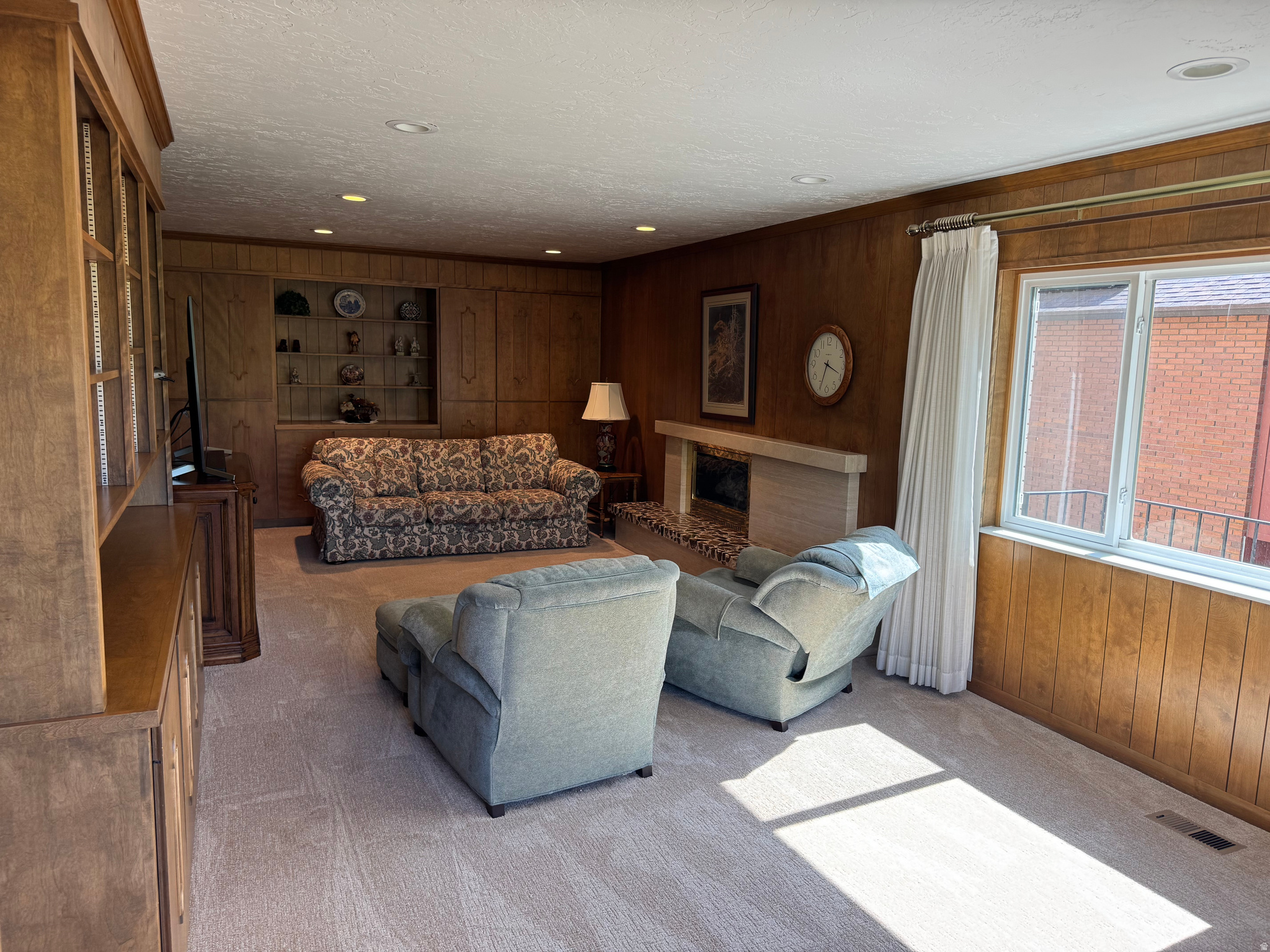 LAKEWOOD VILLAGE - Residential