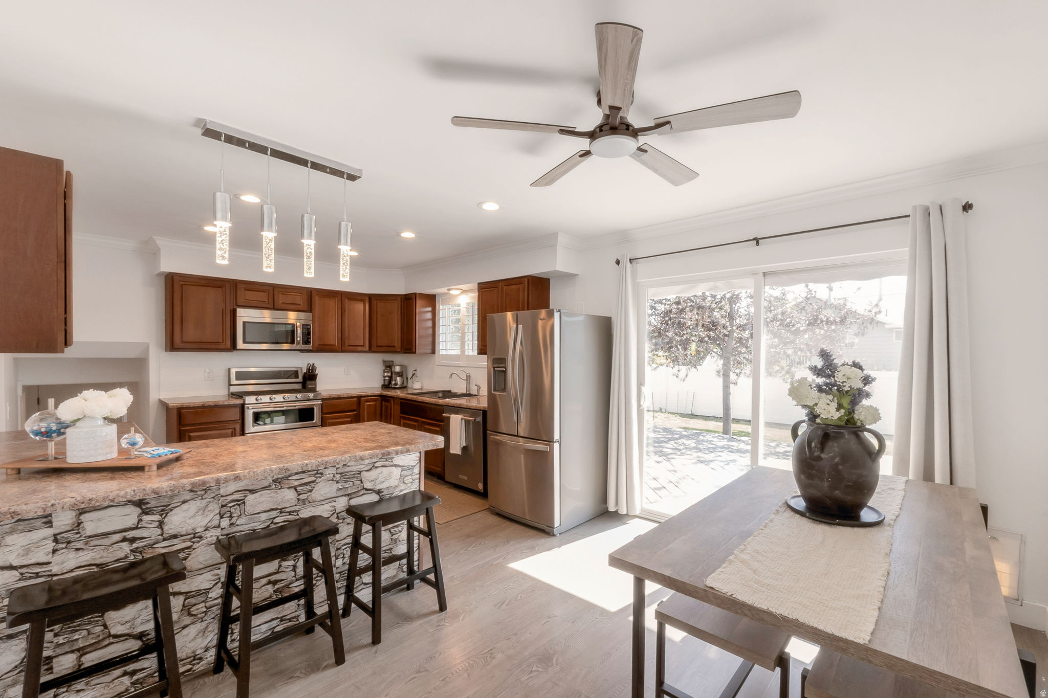 COUNTRY ESTA - Residential
