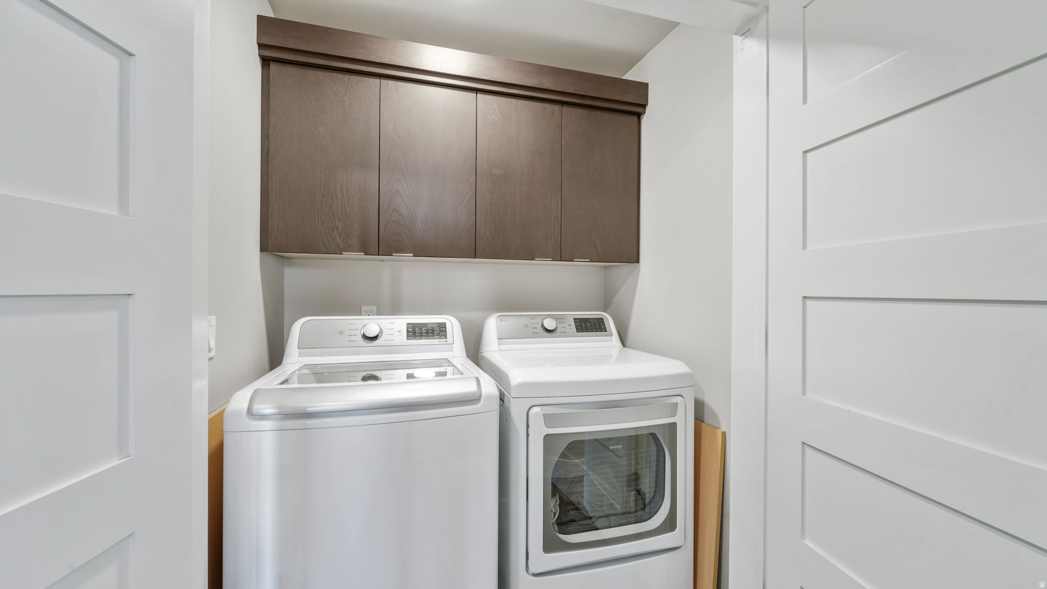 MAYFLOWER LAKESIDE - Residential