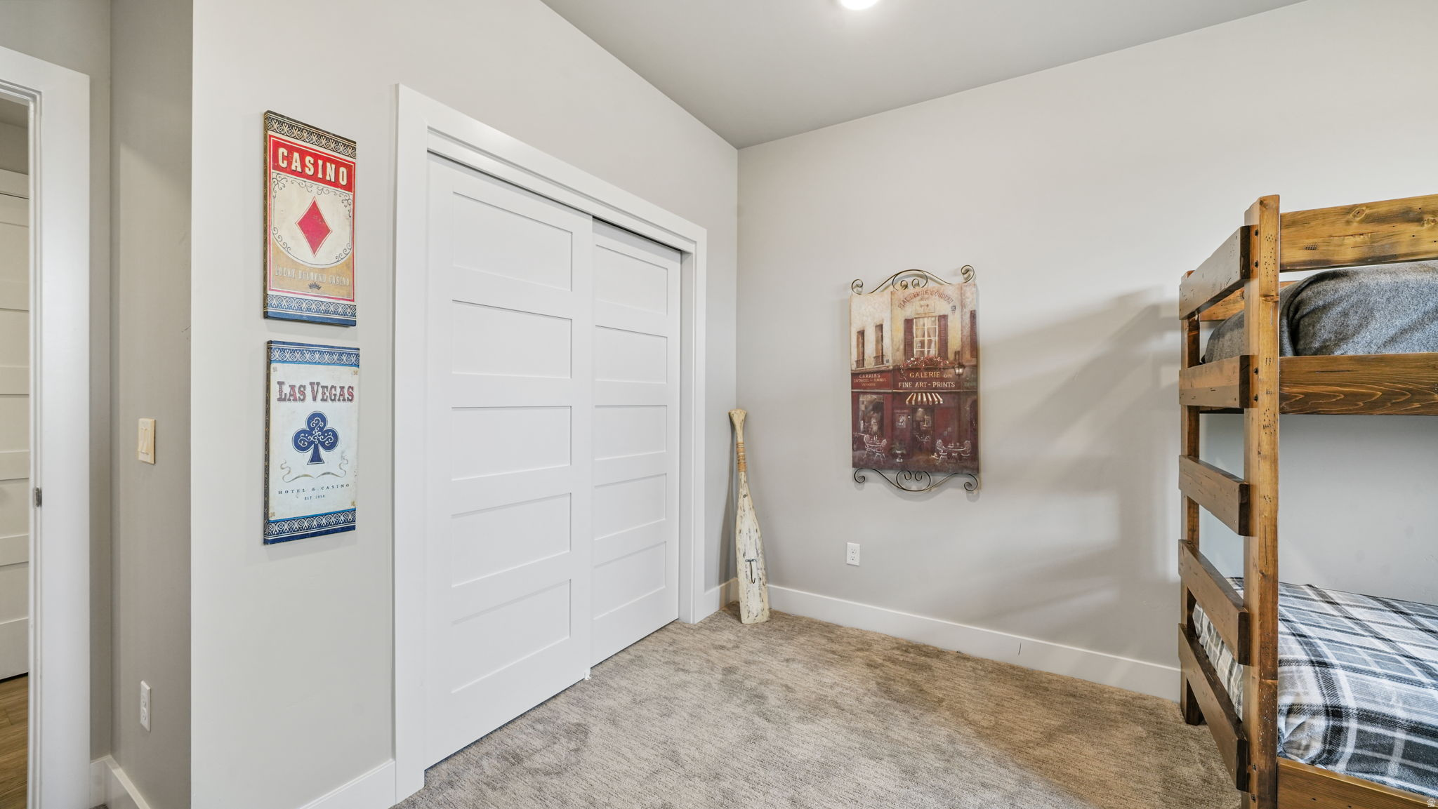 MAYFLOWER LAKESIDE - Residential