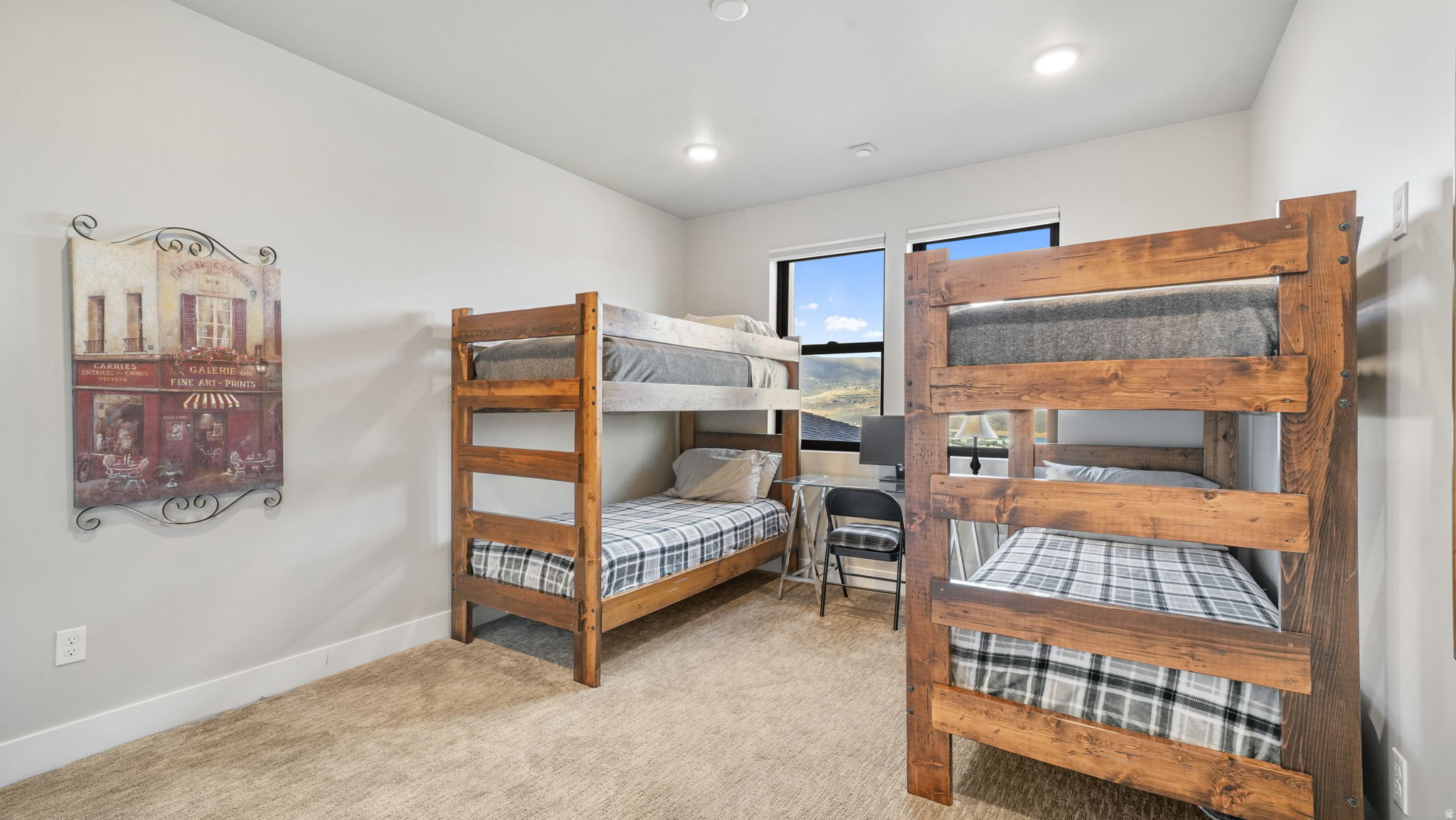 MAYFLOWER LAKESIDE - Residential