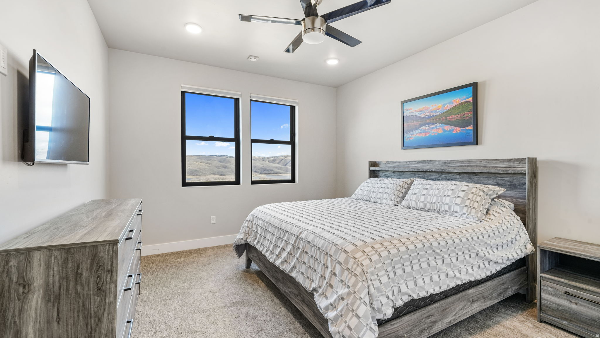 MAYFLOWER LAKESIDE - Residential