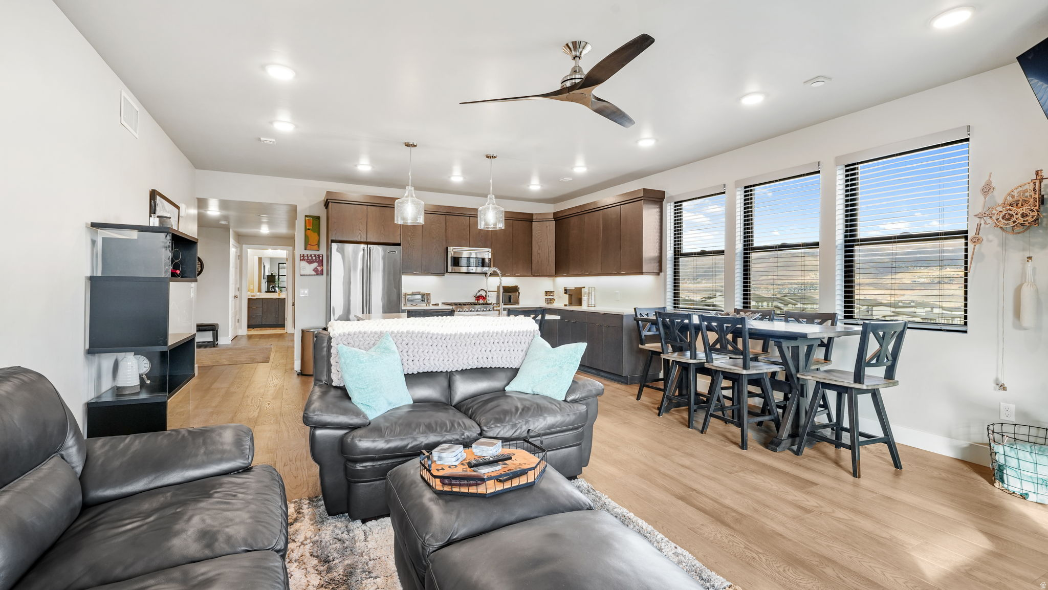 MAYFLOWER LAKESIDE - Residential