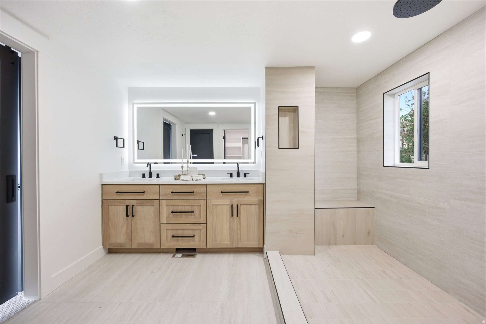 RIVIERA HEIGHTS #8 - Residential