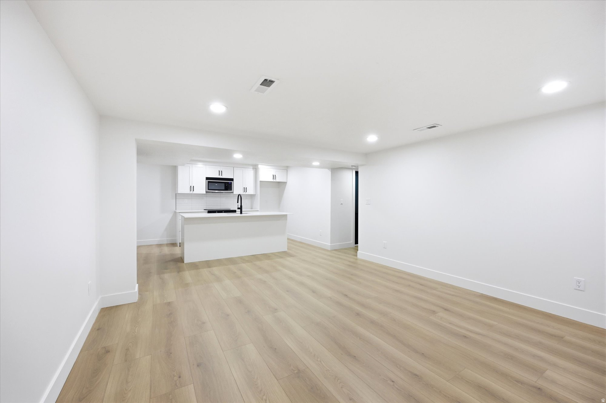 RIVIERA HEIGHTS #8 - Residential