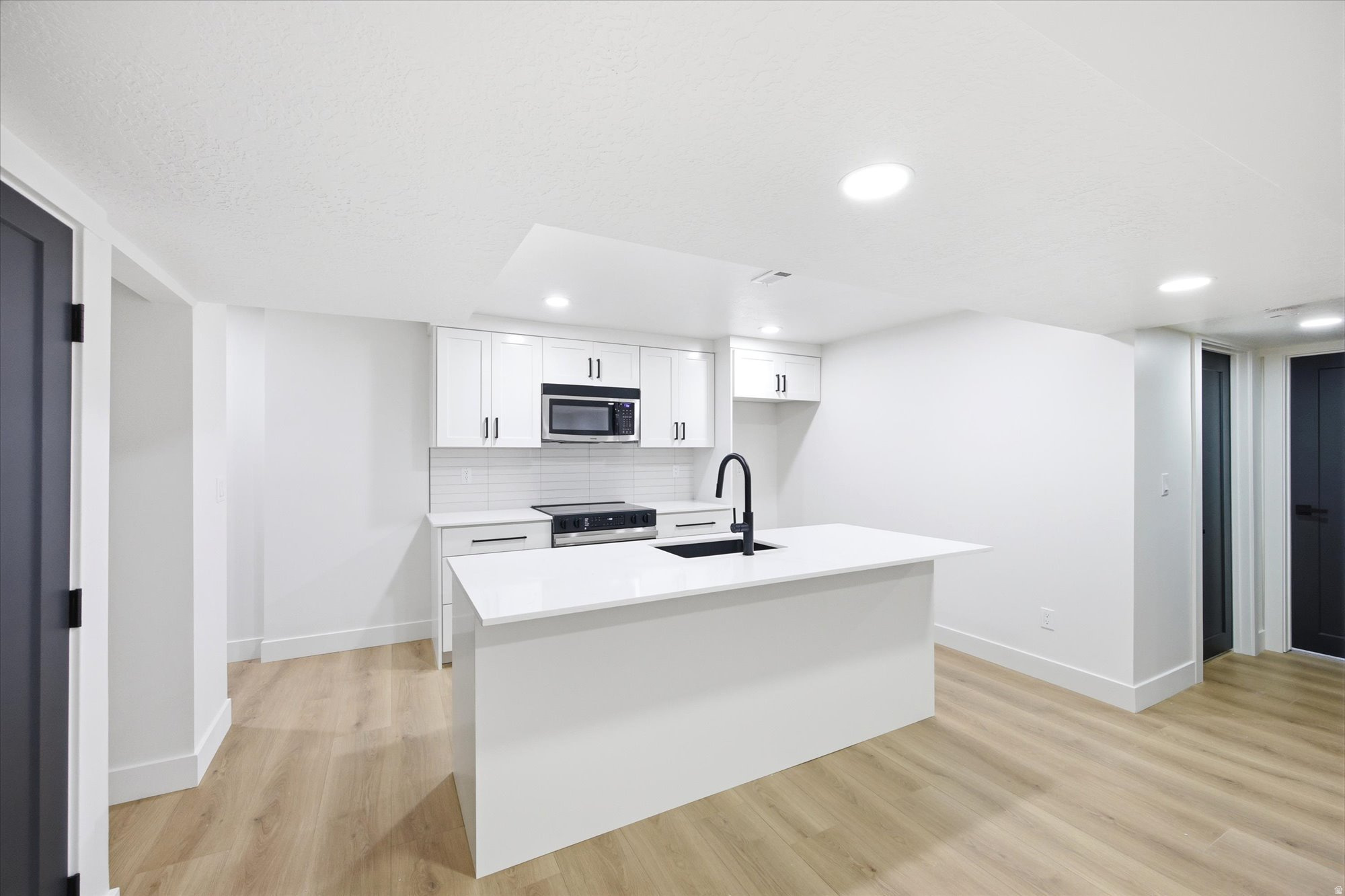 RIVIERA HEIGHTS #8 - Residential