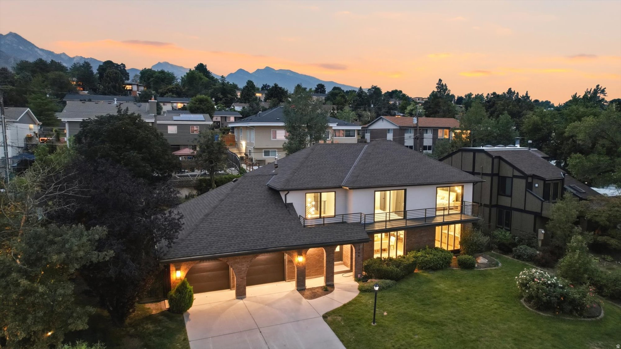RIVIERA HEIGHTS #8 - Residential