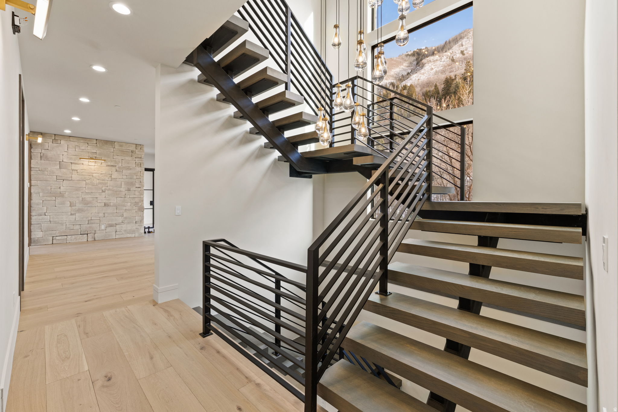 THOUSAND OAKS - Residential