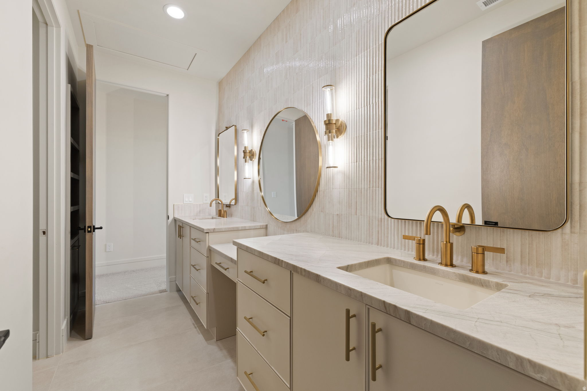 THOUSAND OAKS - Residential