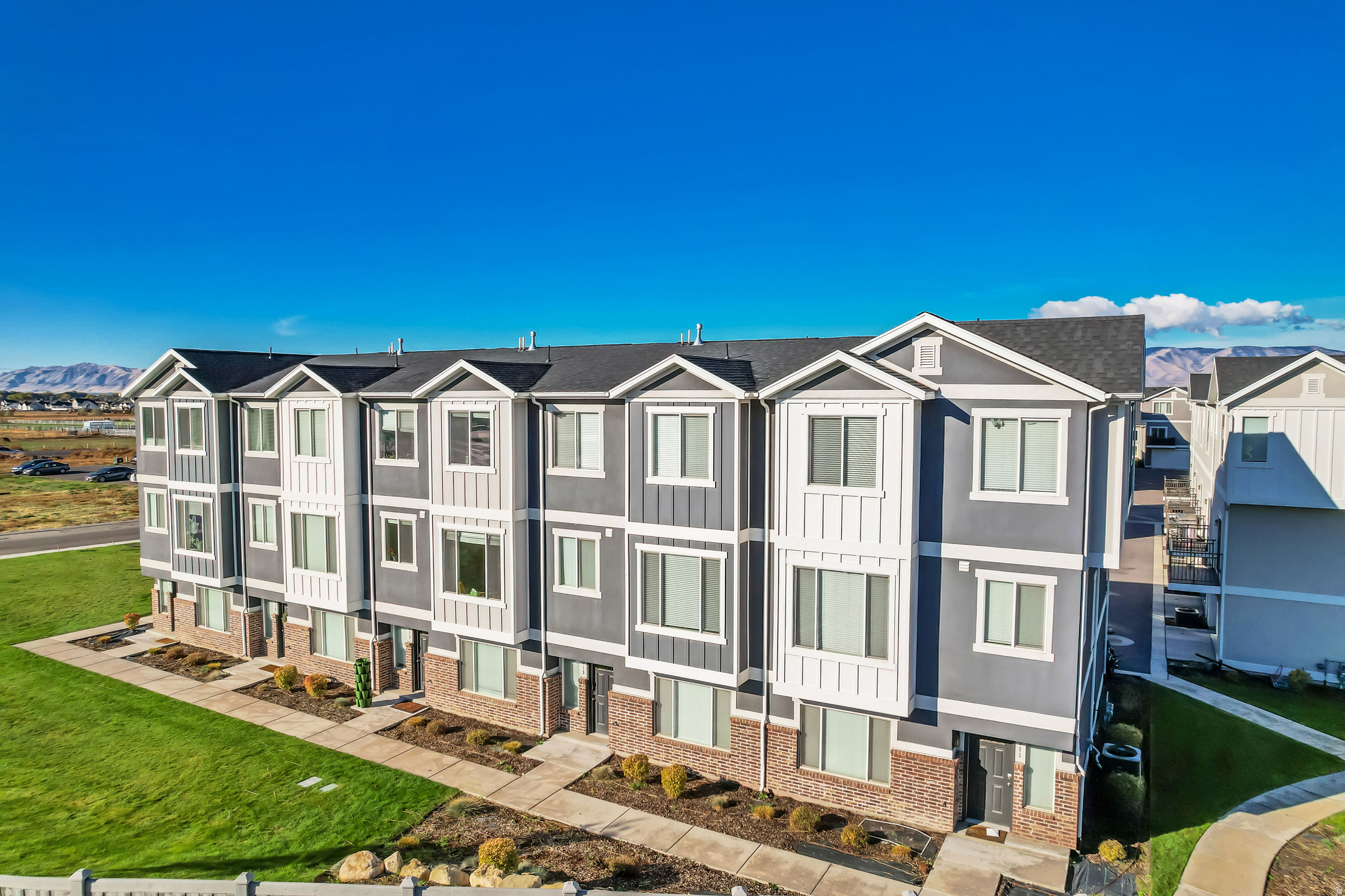 LAKEVIEW - Residential