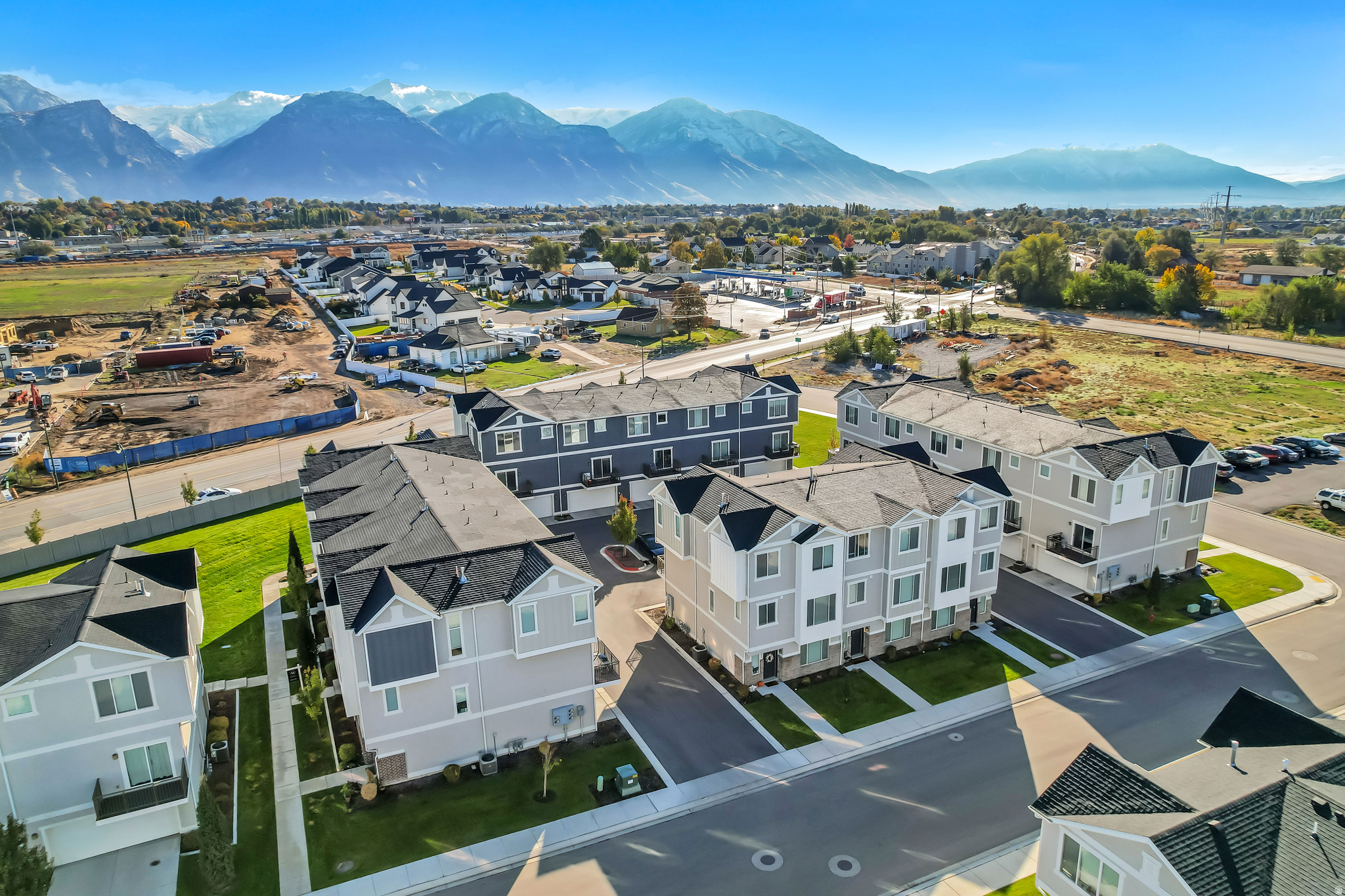 LAKEVIEW - Residential