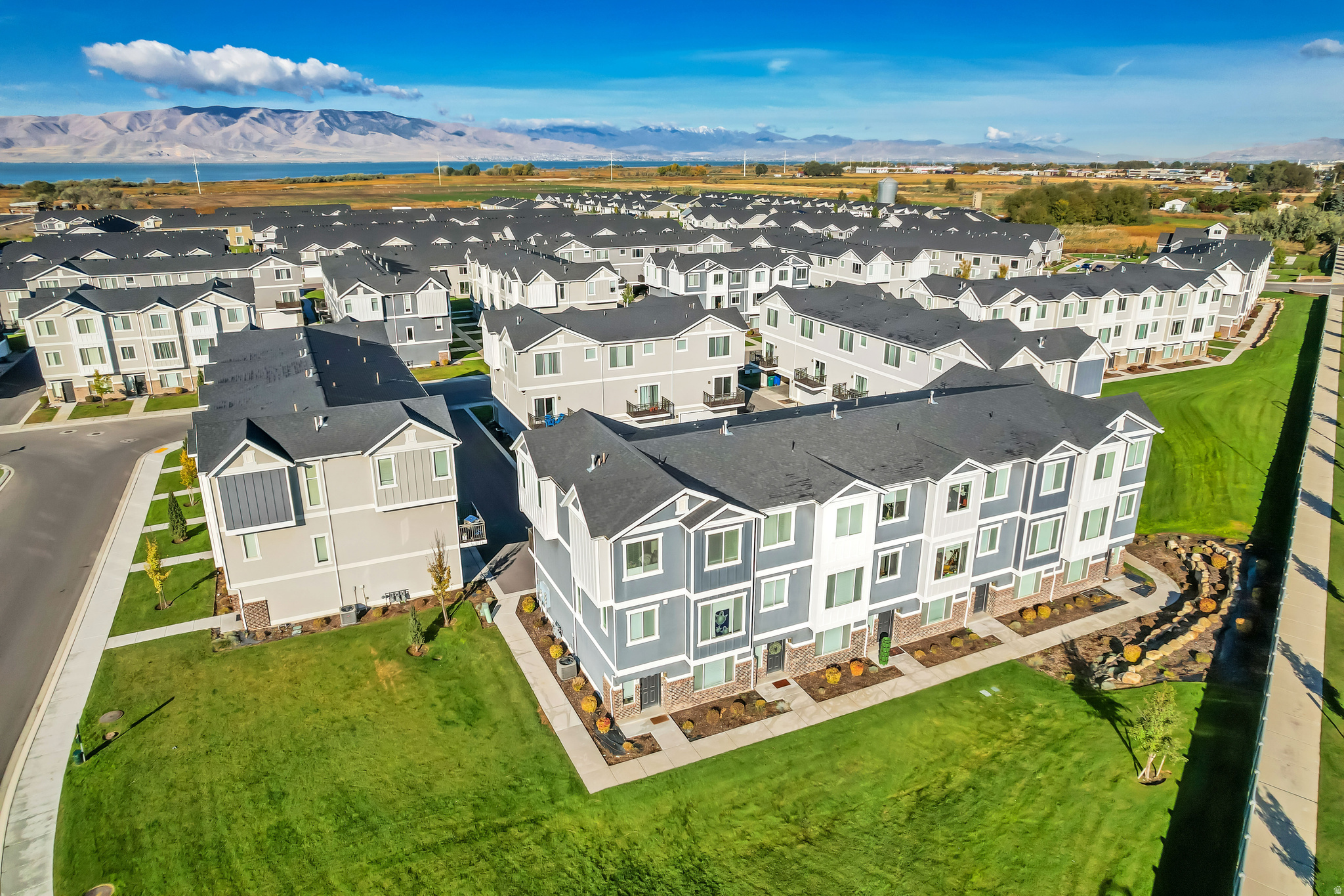LAKEVIEW - Residential