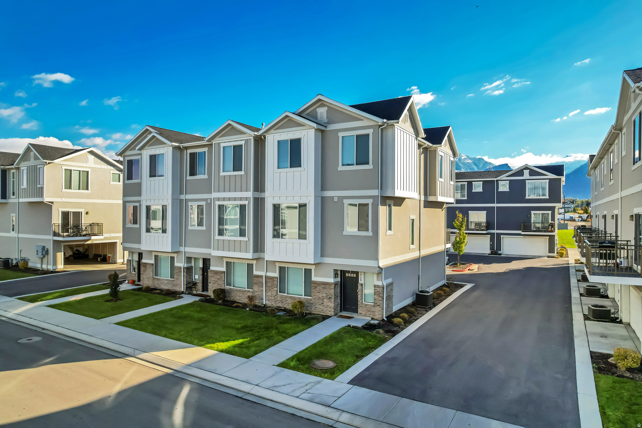 LAKEVIEW - Residential