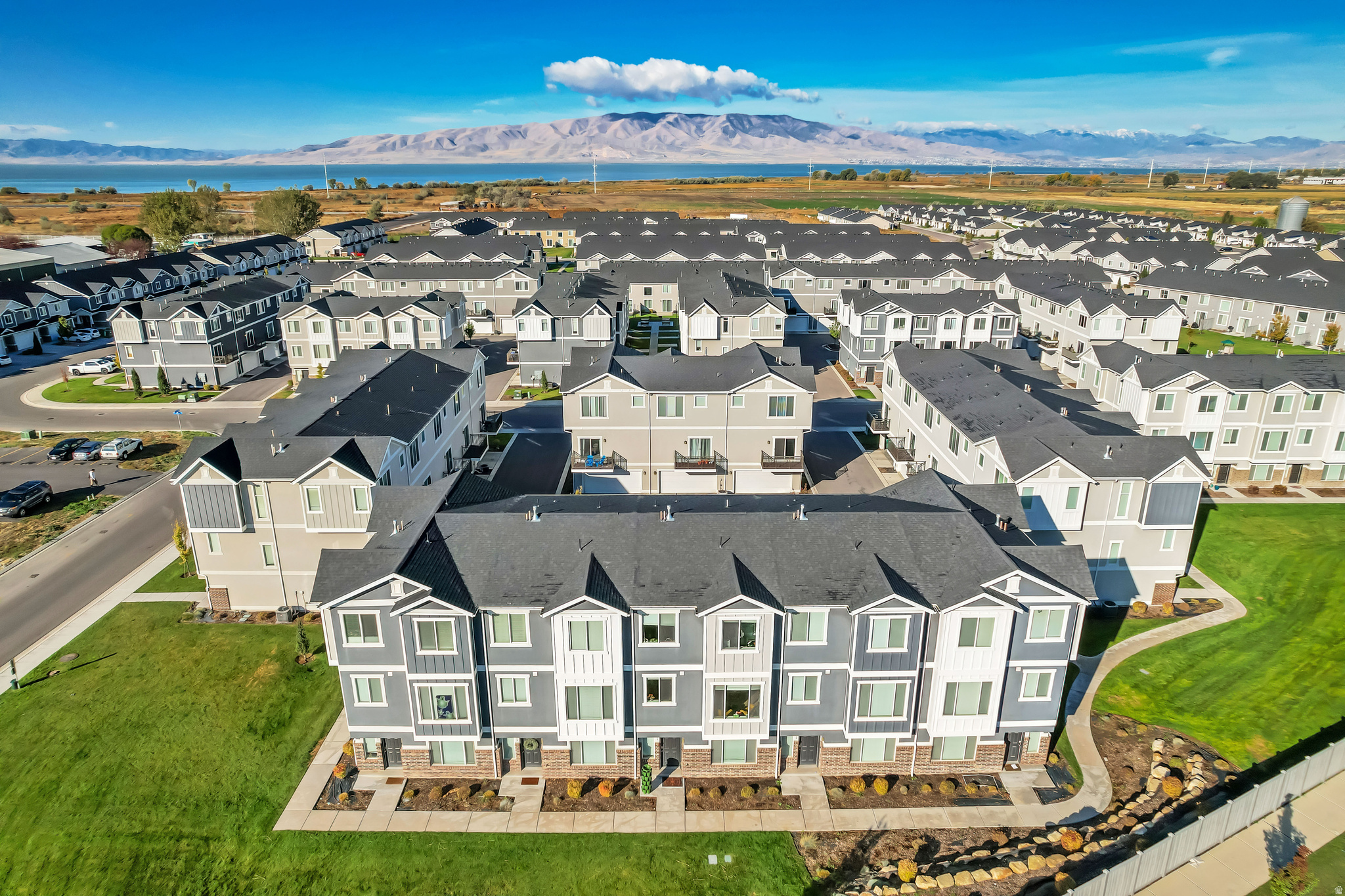 LAKEVIEW - Residential