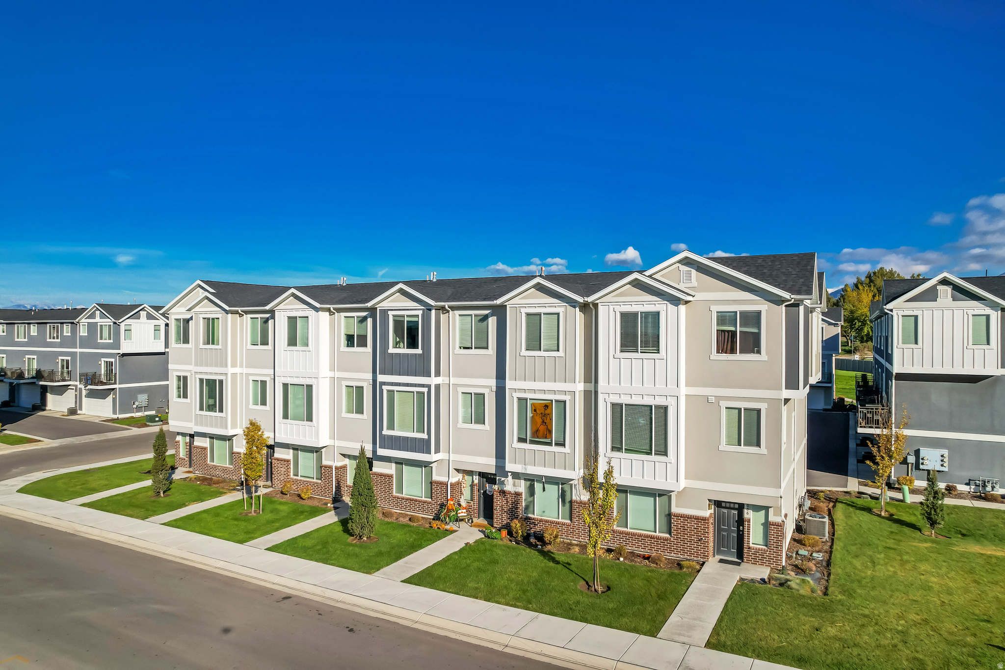 LAKEVIEW - Residential