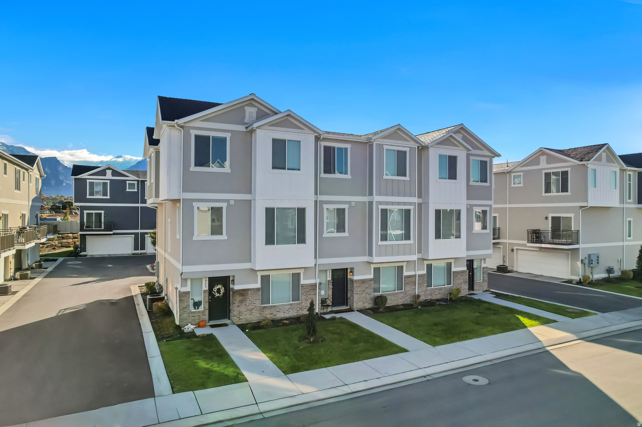 LAKEVIEW - Residential