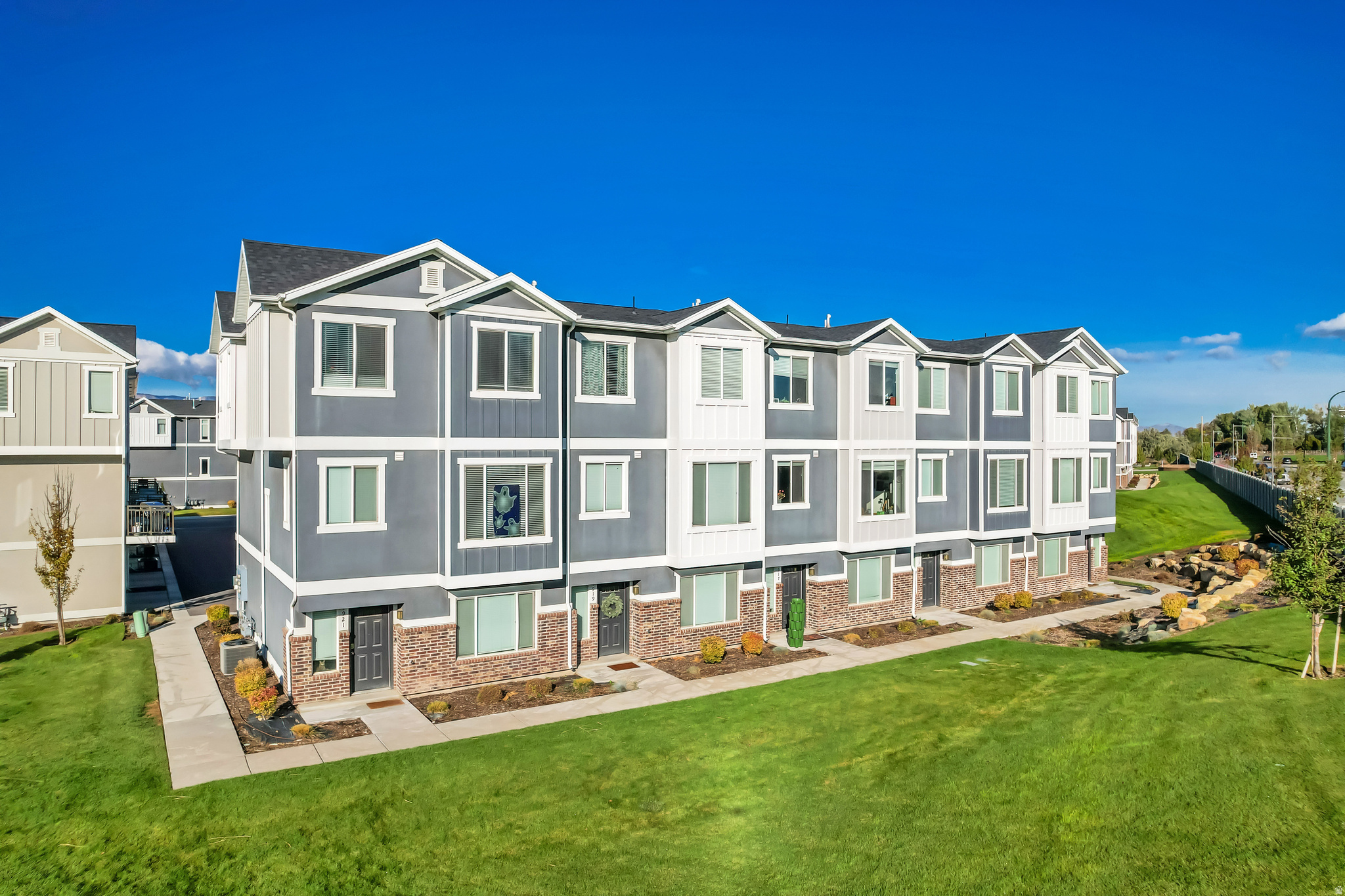 LAKEVIEW - Residential