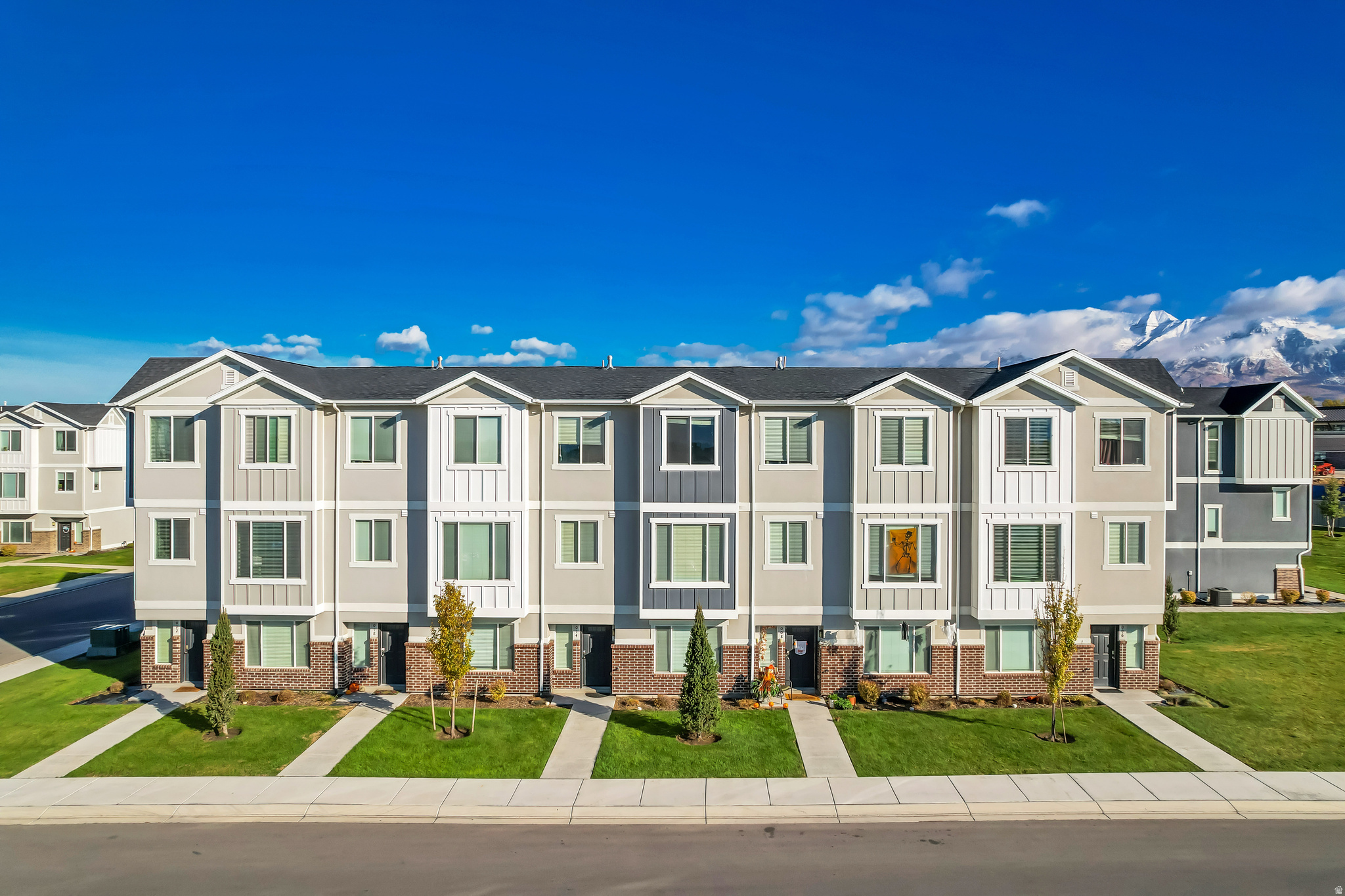 LAKEVIEW - Residential