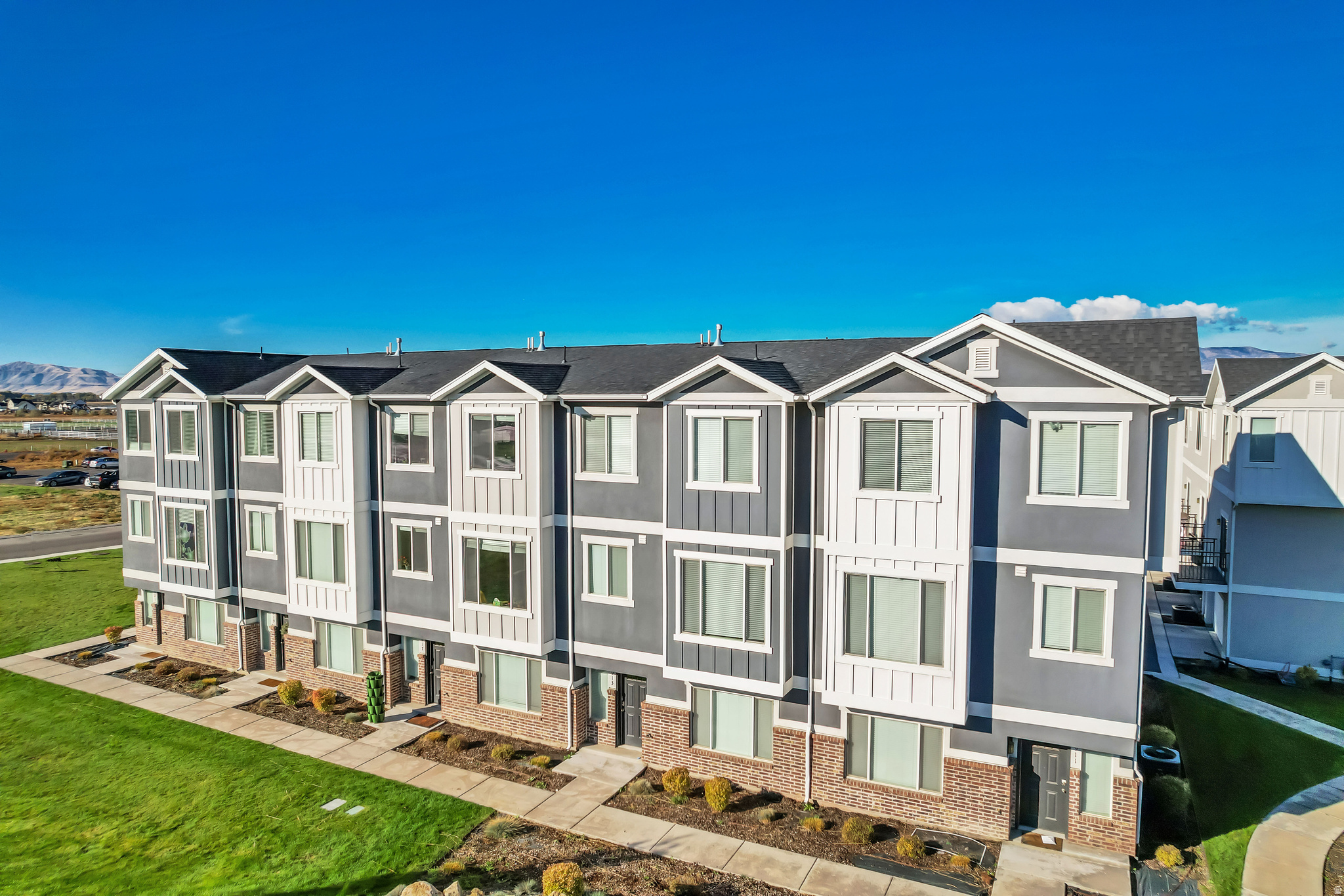 LAKEVIEW - Residential