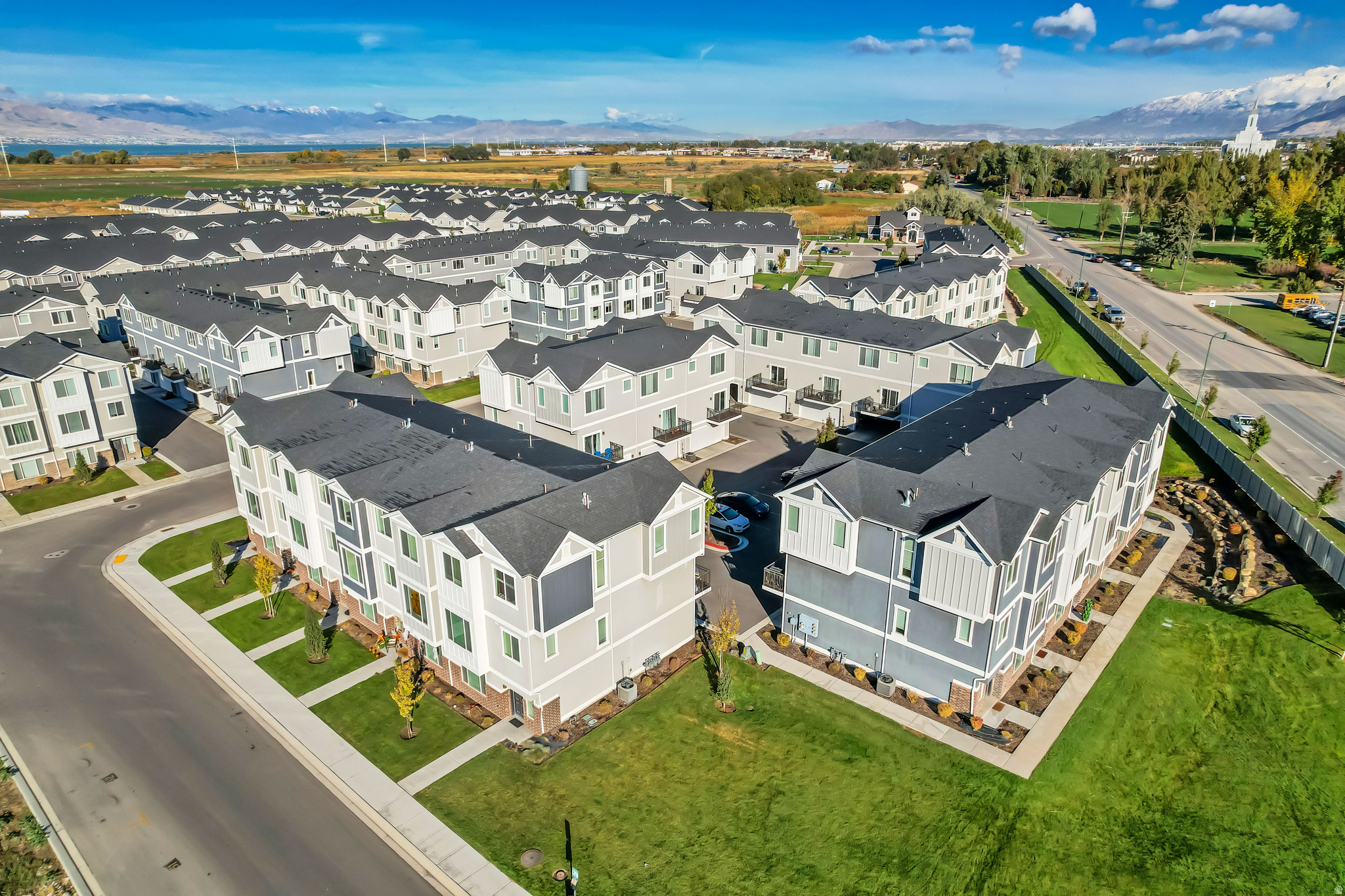 LAKEVIEW - Residential