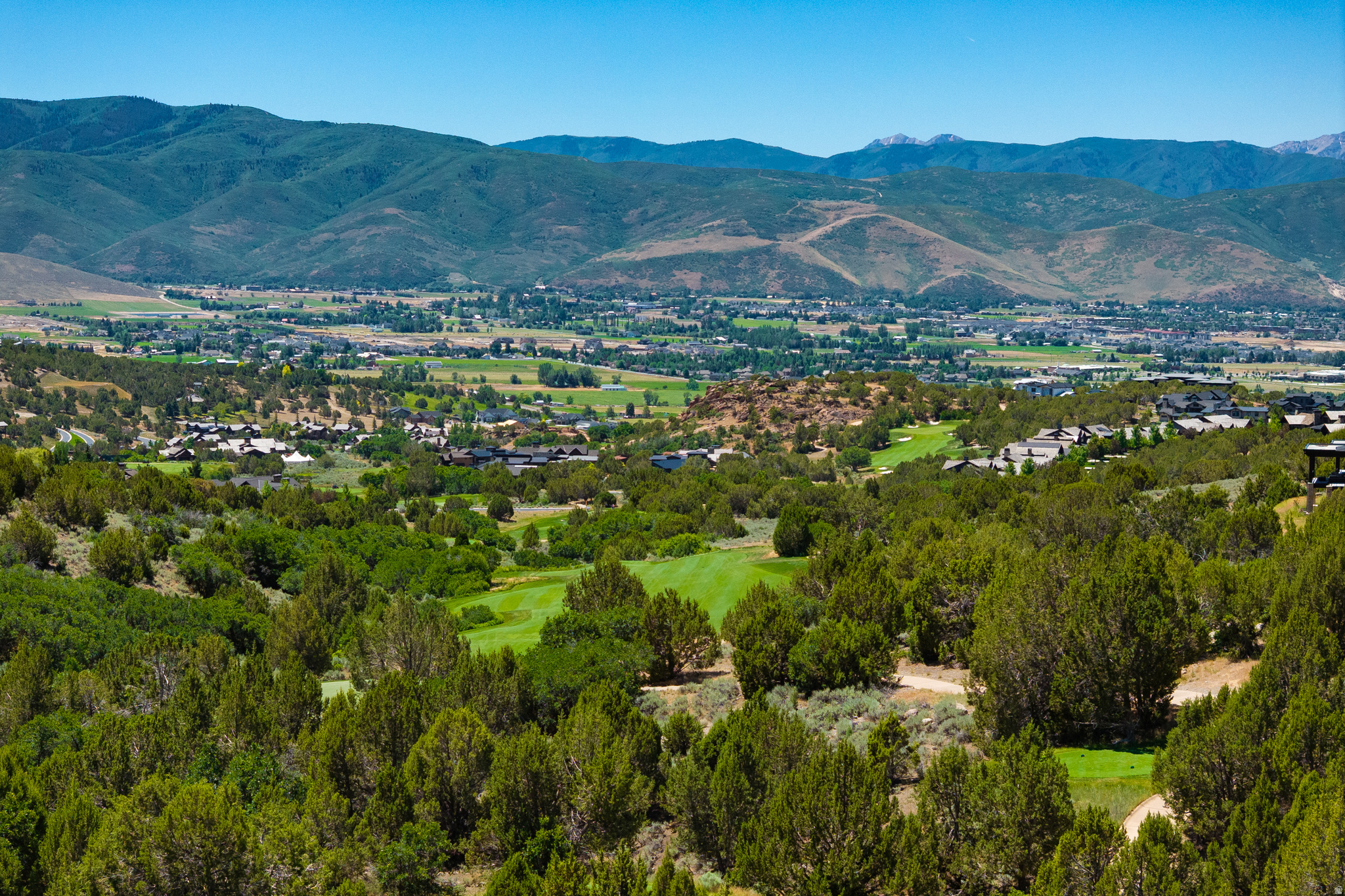 RED LEDGES - Land