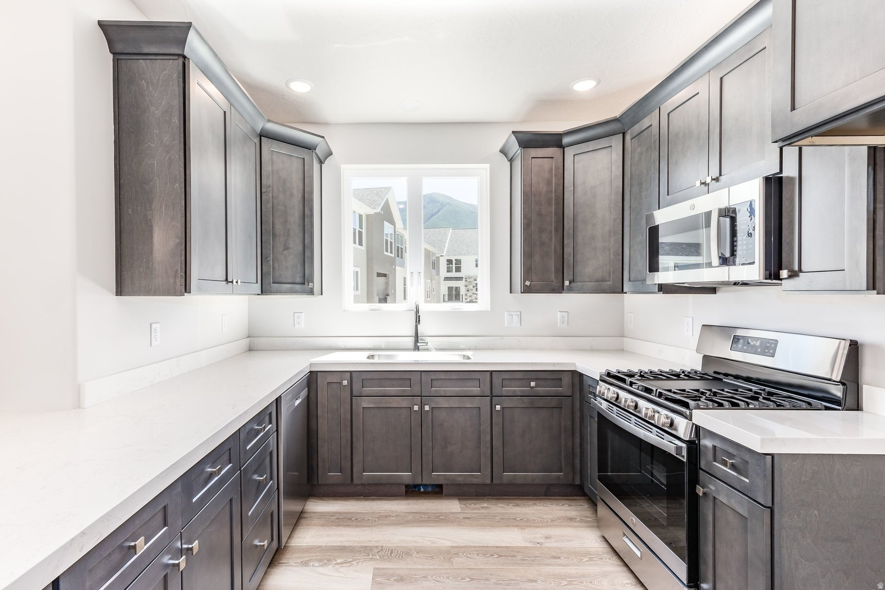 RIDGE - Residential