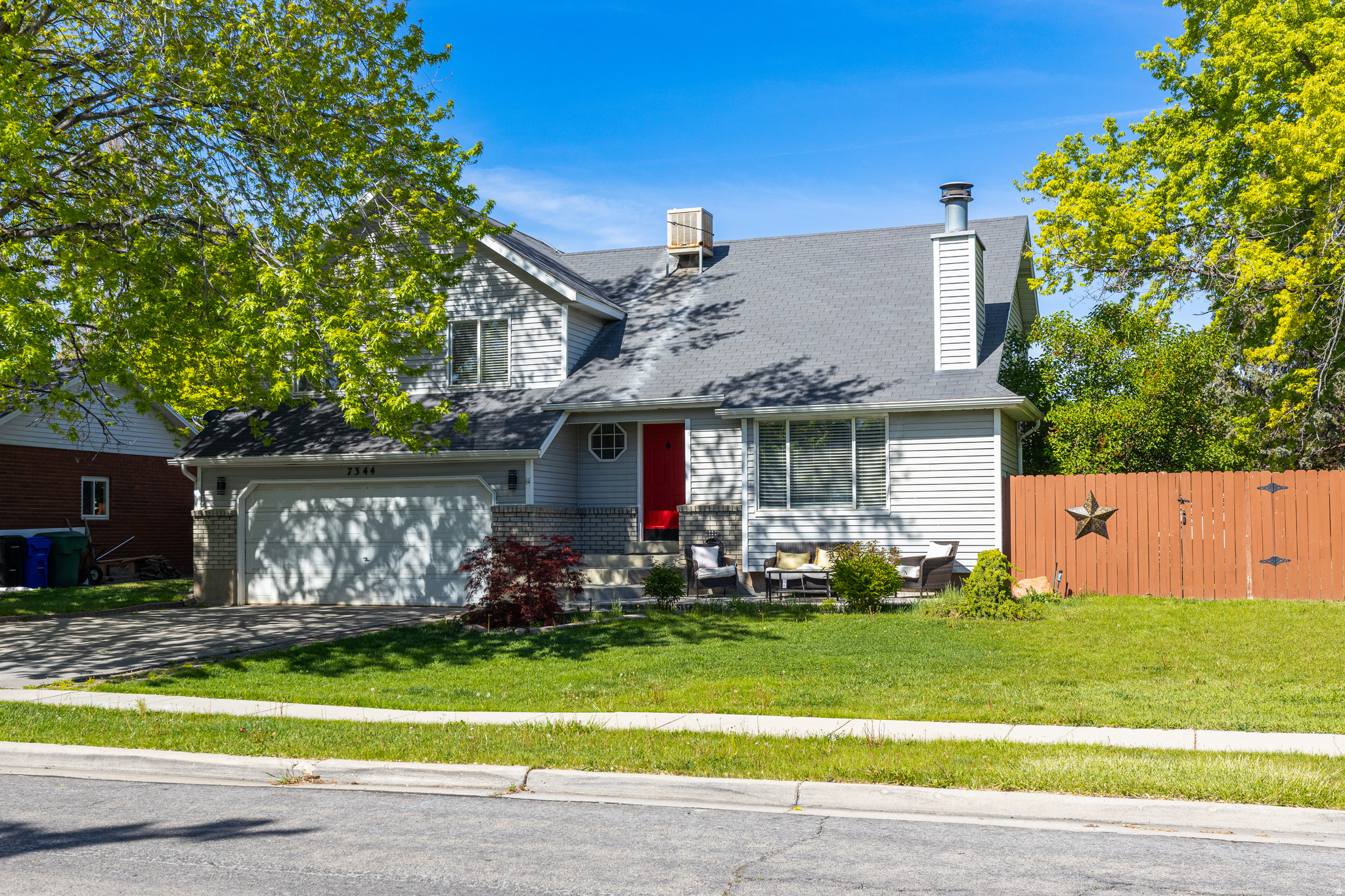 Great home in an unbeatable neighborhood! Location is everything and this home has it! Great schools, shopping and freeway access all within minutes.  Big fully landscaped backyard with a nice deck to pull it all together.  Features beautiful cabinets, granite countertops, solar panels, and a  tankless water heater (2021).  A must see!