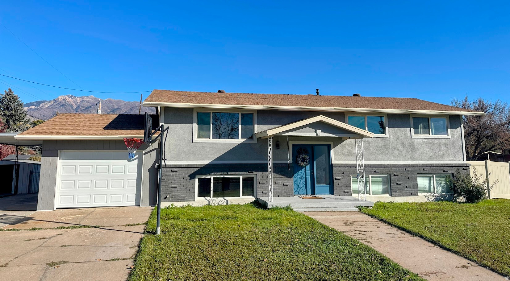 This beautifully updated home and totally remodeled throughout huge 6 bedrooms and 3 bathrooms! Upgrades include brand-new carpet, fresh interior paint, and new kitchen appliances-wow move-in ready! Enjoy the versatility of a fully finished walk-out basement, perfect for additional living space, entertaining, or potential rental opportunities. Situated on a large corner lot. Located in the heart of Riverdale, you'll love the easy access to shopping, dining, and everyday amenities. This is a rare opportunity to own a spacious, updated home in a highly convenient location!
