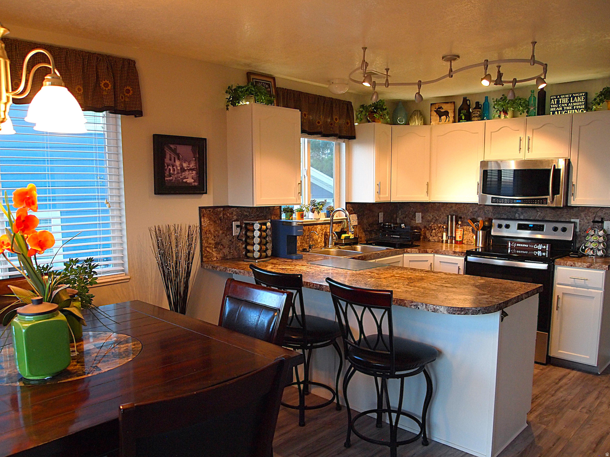 HARBOR VILLAGE - Residential