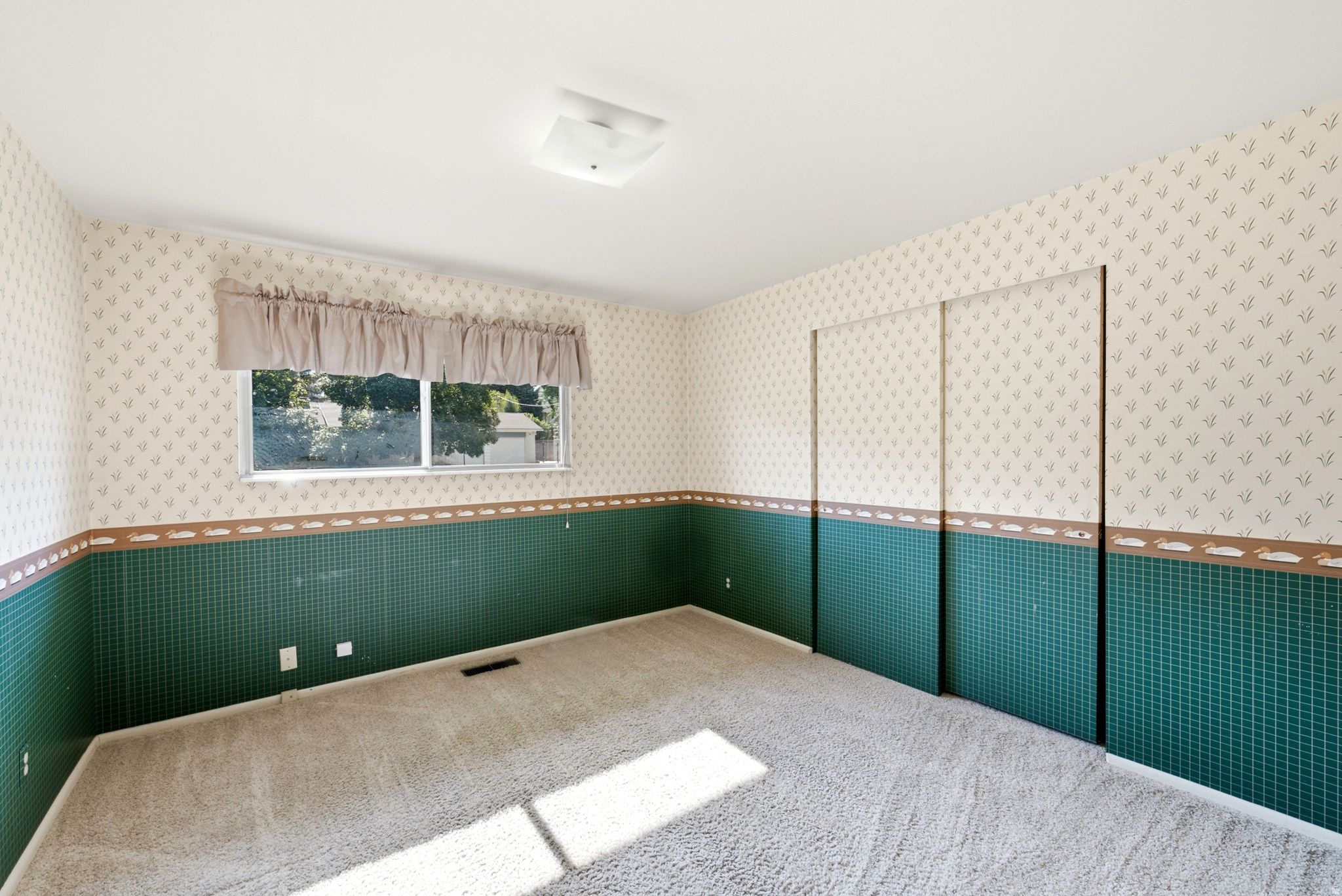 LAZY BAR - Residential