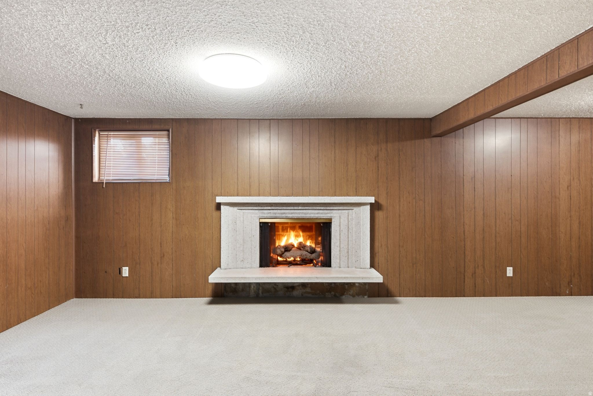 LAZY BAR - Residential