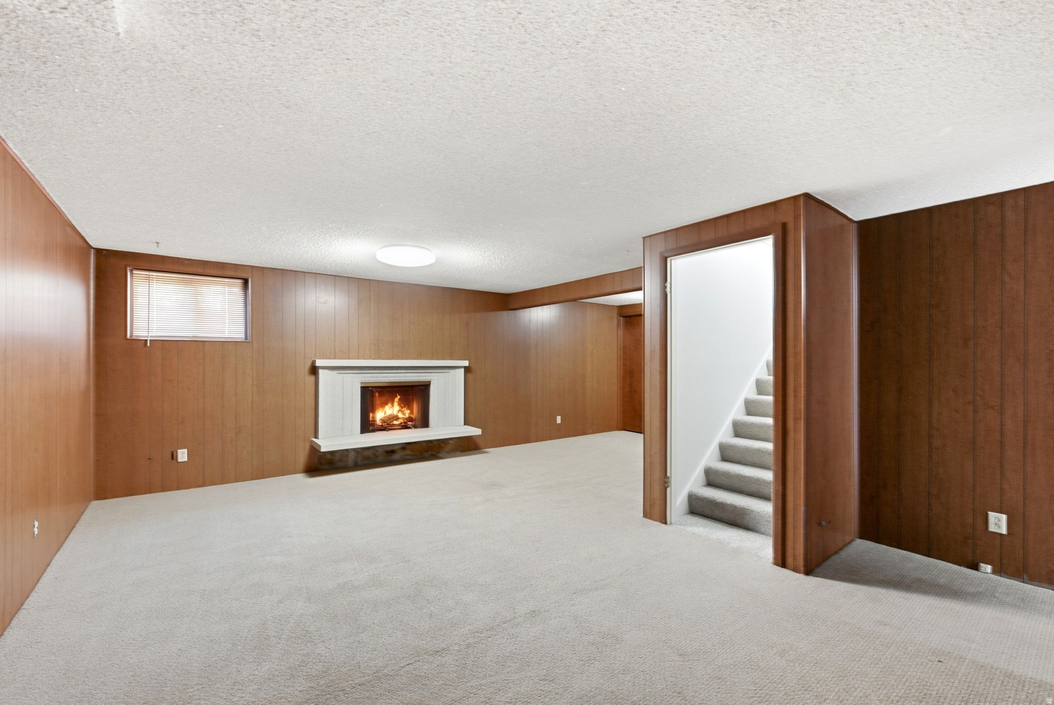 LAZY BAR - Residential